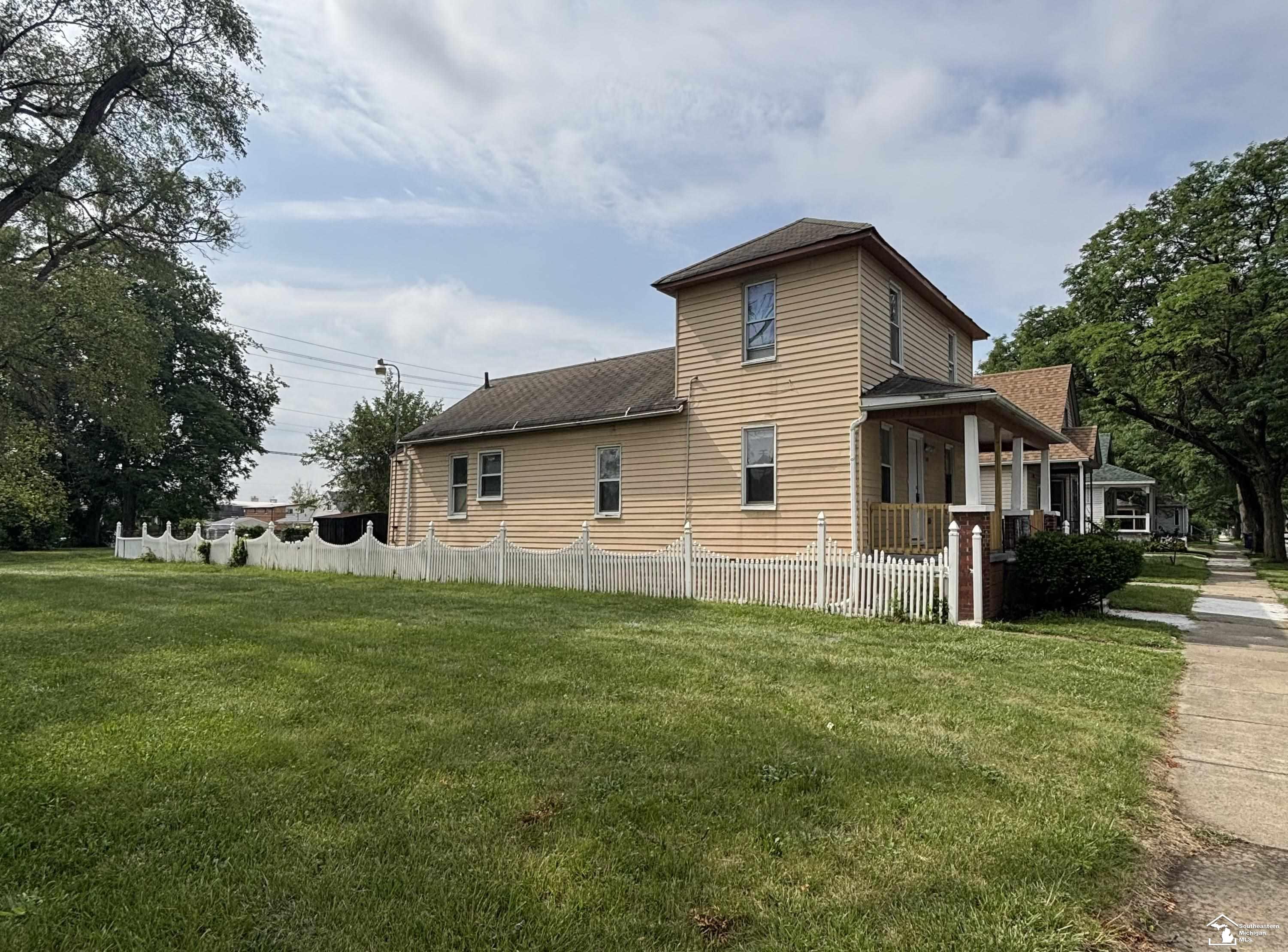 Homes for sale in River Rouge, MI | 251 Beechwood St, River Rouge, MI 48218 | MLS# 50214438