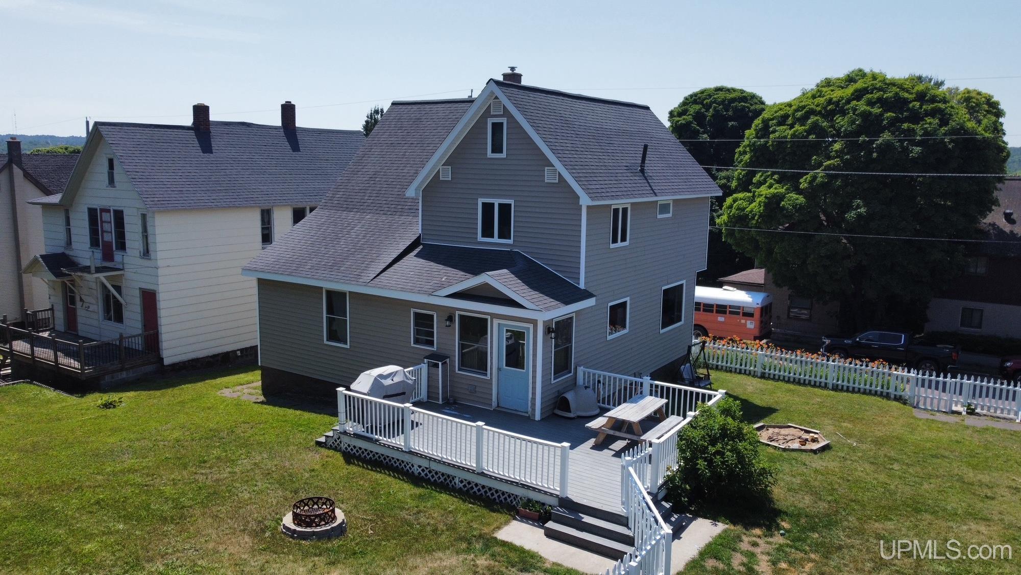 Homes for sale in Hancock, MI | 925 Elm St, Hancock, MI 49930 | MLS# 50214441