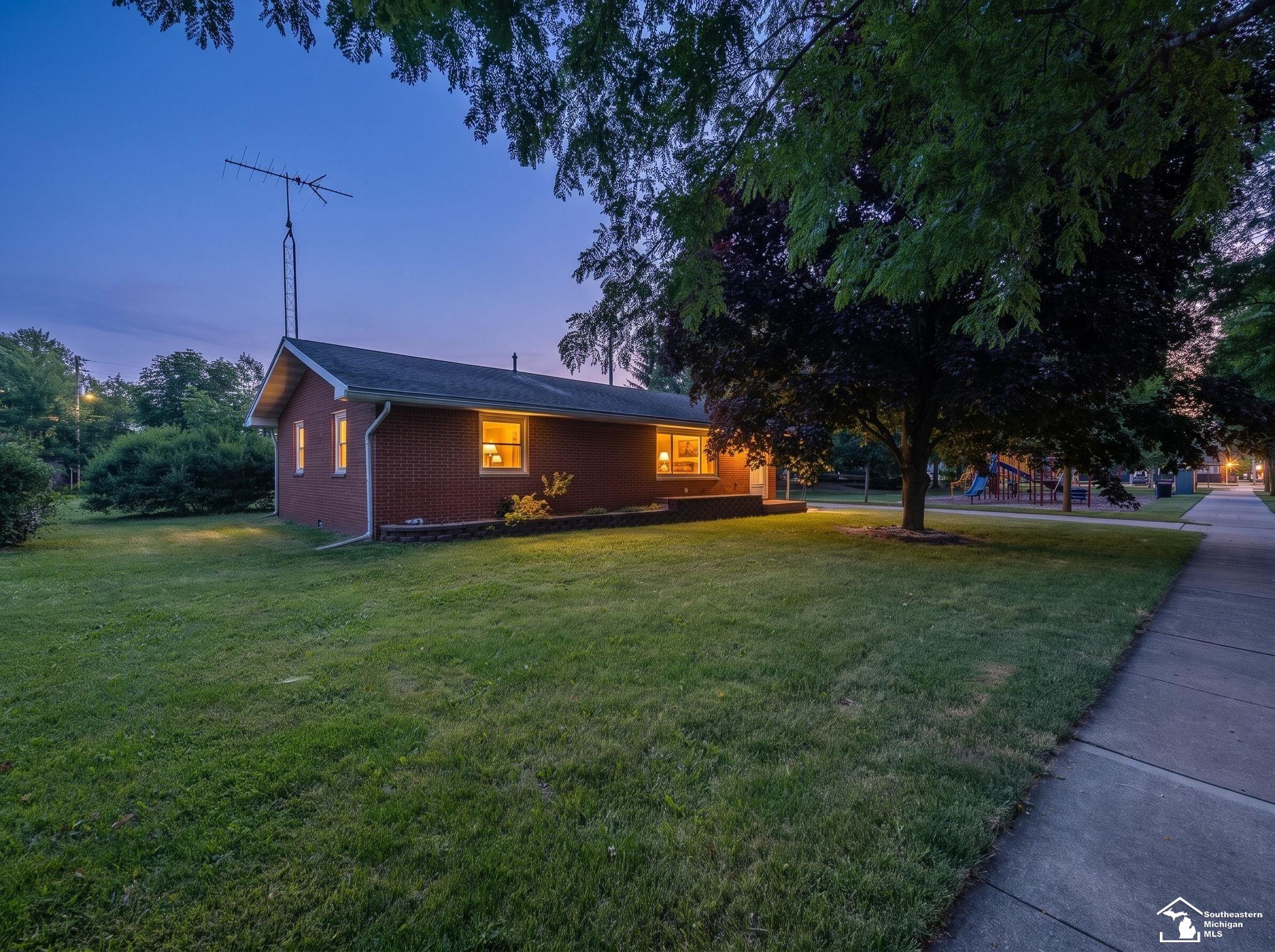 Homes for sale in Dundee, MI | 240 Ypsilanti St, Dundee, MI 48131 | MLS# 50214483