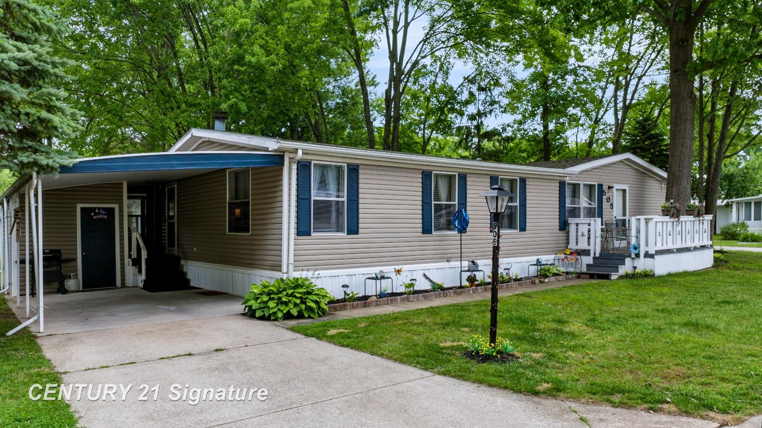 Homes for sale in Clio, MI | 505 Park Cir, Clio, MI 48420 | MLS# 50214522