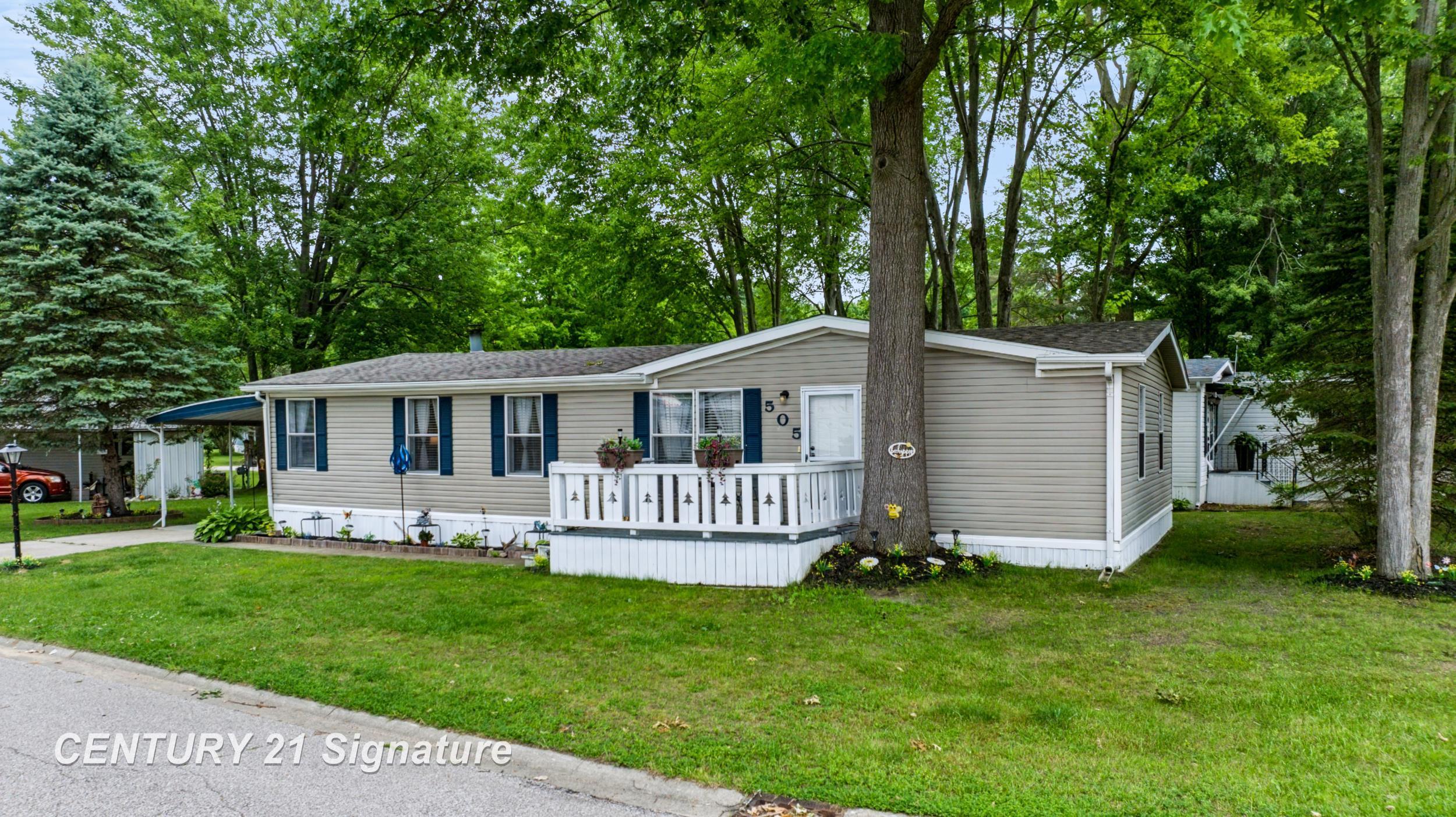 Homes for sale in Clio, MI | 505 Park Cir, Clio, MI 48420 | MLS# 50214522