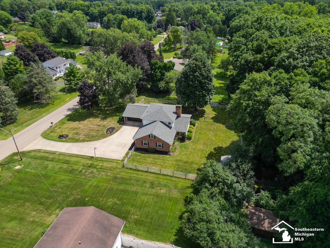 4th image of 3414 Caroline Dr, Jackson, MI 49203 | MLS# 50214587