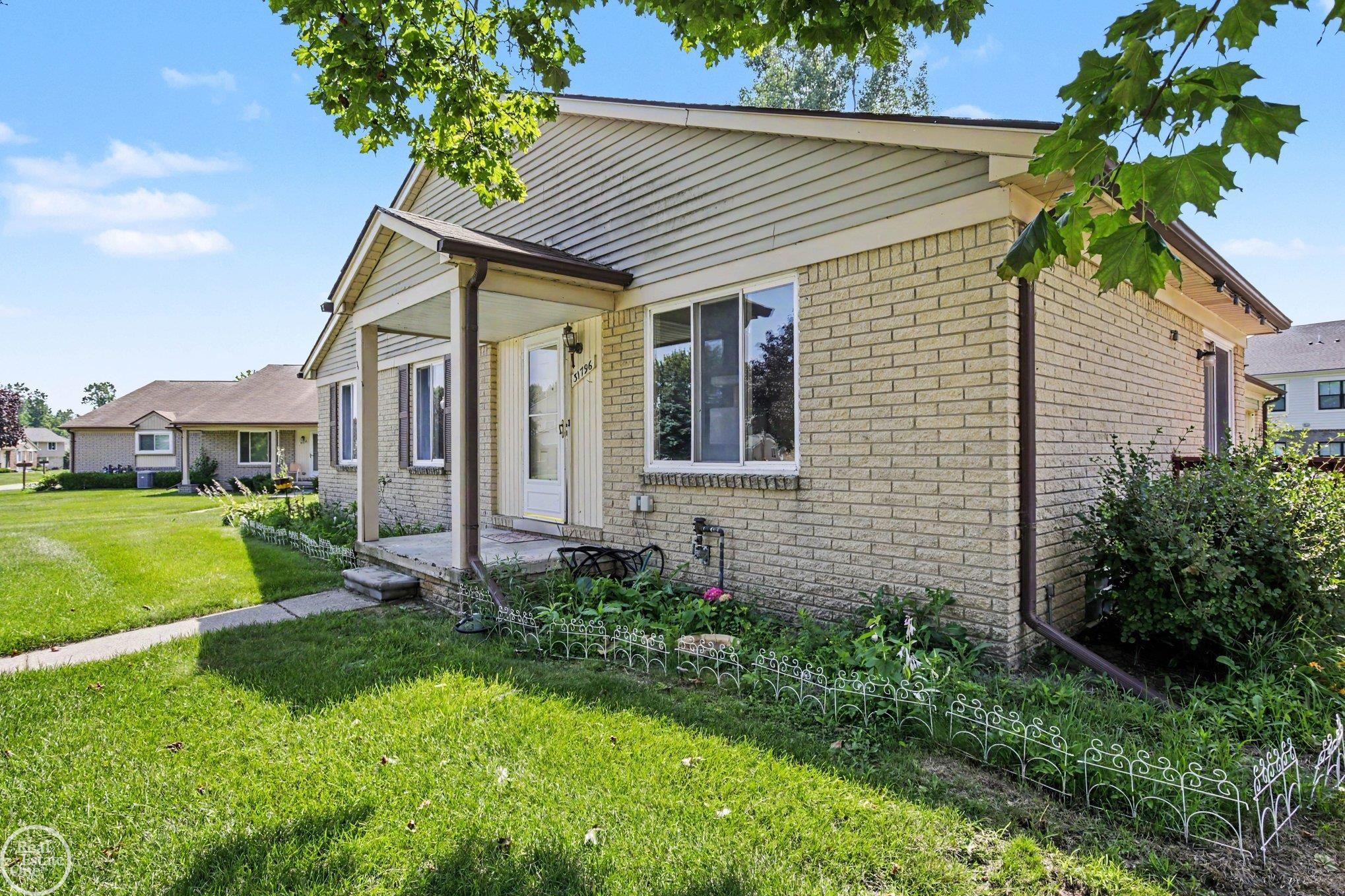 Photo 4 of Condo for sale at 31796 Breezeway Dr, Chesterfield, MI 48047 | MLS# 58050214769 | Listing updated on 2026-09-02
