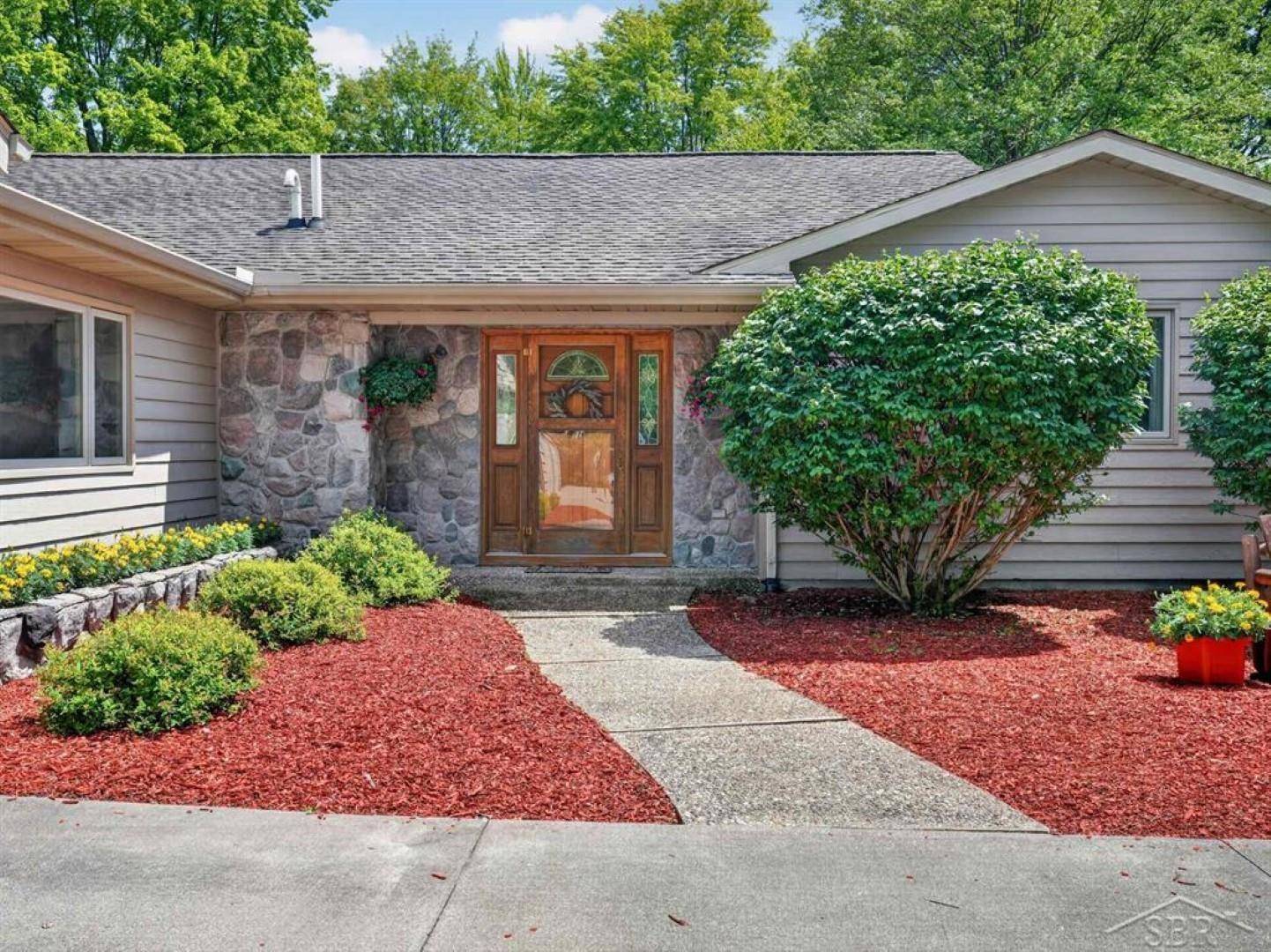3rd image of 457 E Mier Rd, Sanford, MI 48657 | MLS# 50214806