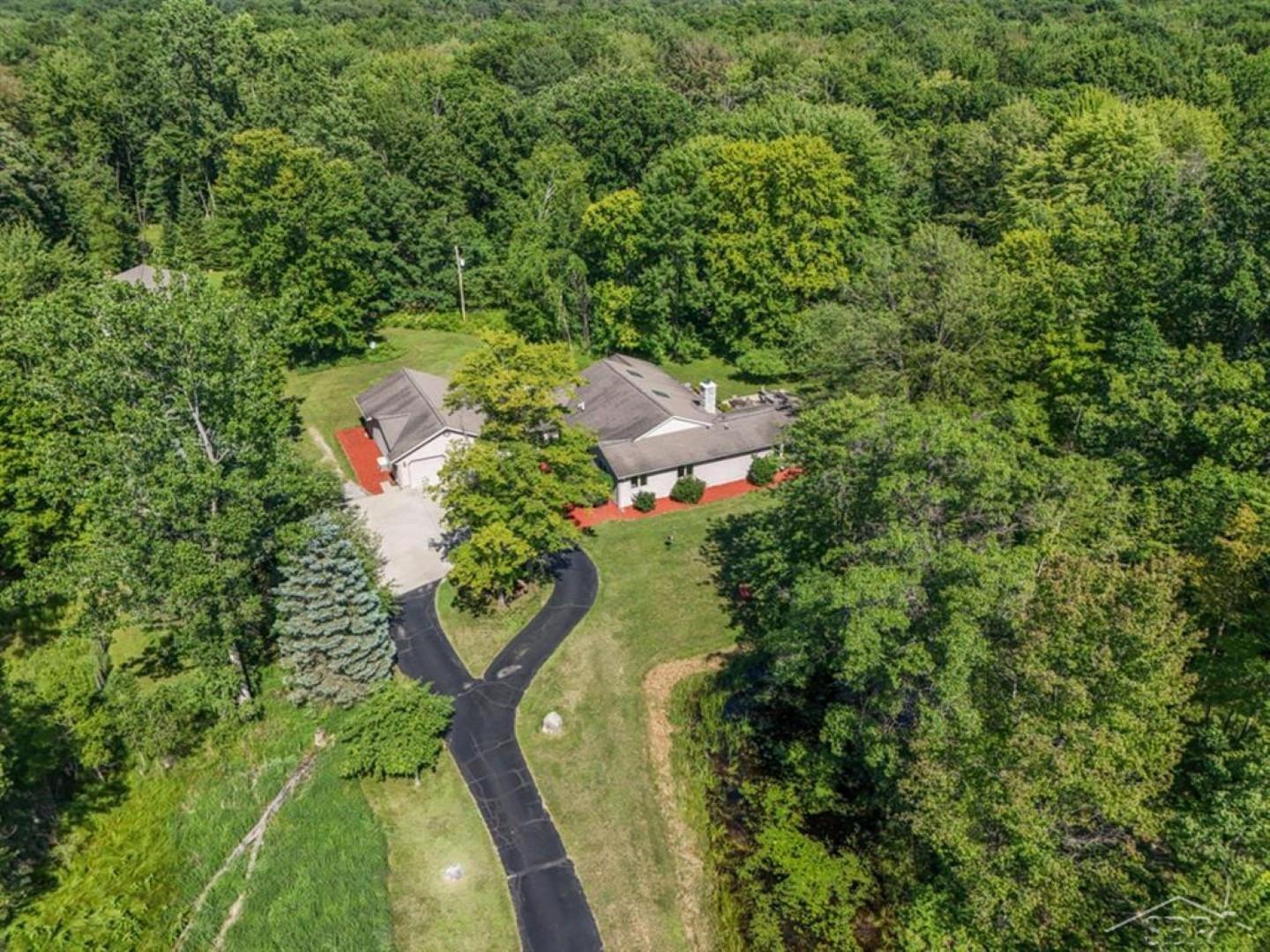 4th image of 457 E Mier Rd, Sanford, MI 48657 | MLS# 50214806