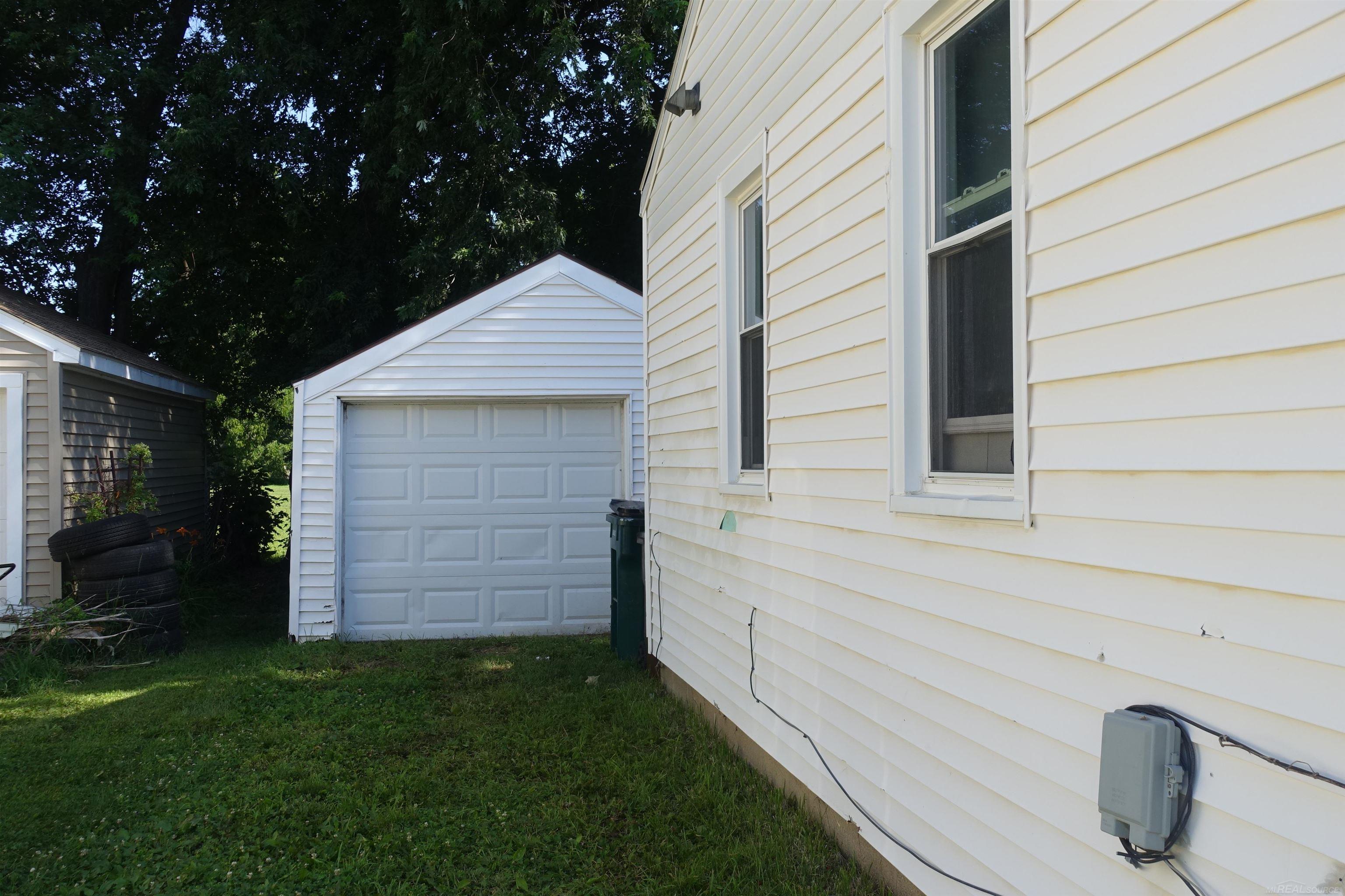 2nd image of 735 Vance St, Lansing, MI 48906 | MLS# 58050214816