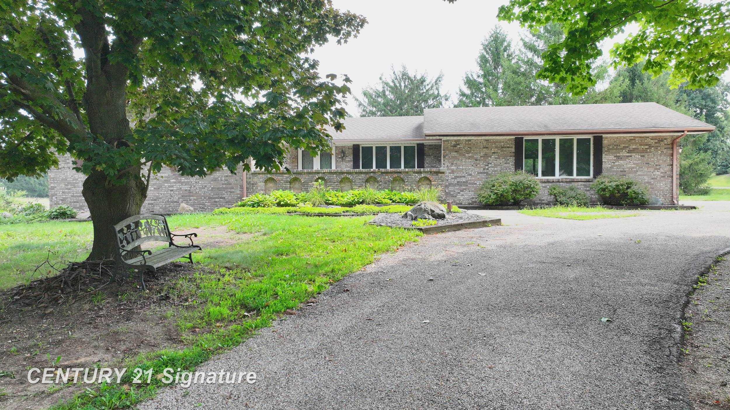 2nd image of 2995 Lyons Rd, Owosso, MI 48867 | MLS# 5050214854