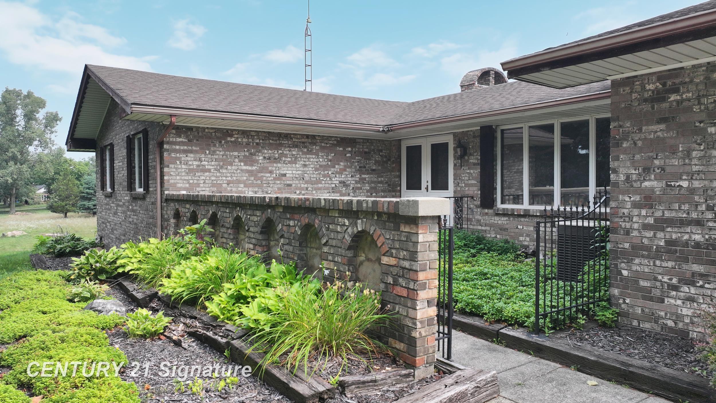 3rd image of 2995 Lyons Rd, Owosso, MI 48867 | MLS# 5050214854