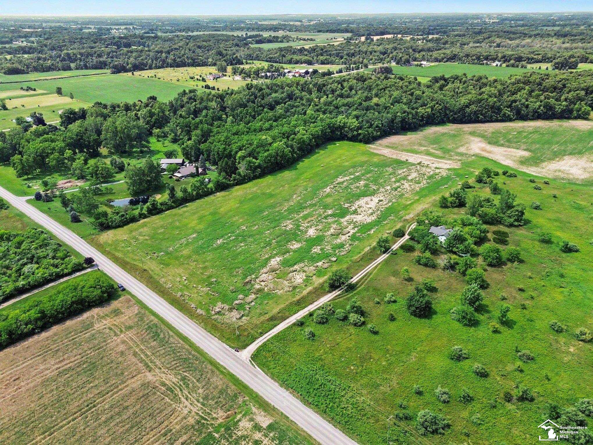 4th image of 4000 Tomer Rd, Adrian, MI 49221 | MLS# 57050215026
