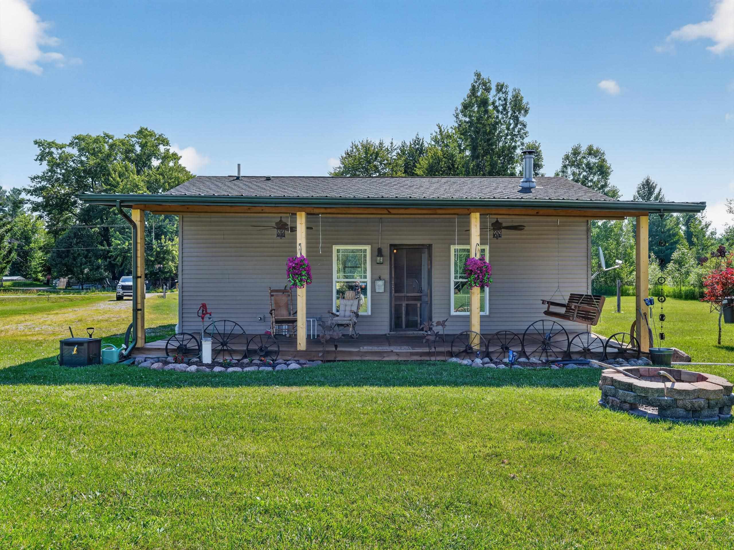 3rd image of 4107 Pine St, Gladwin, MI 48624 | MLS# 50215080