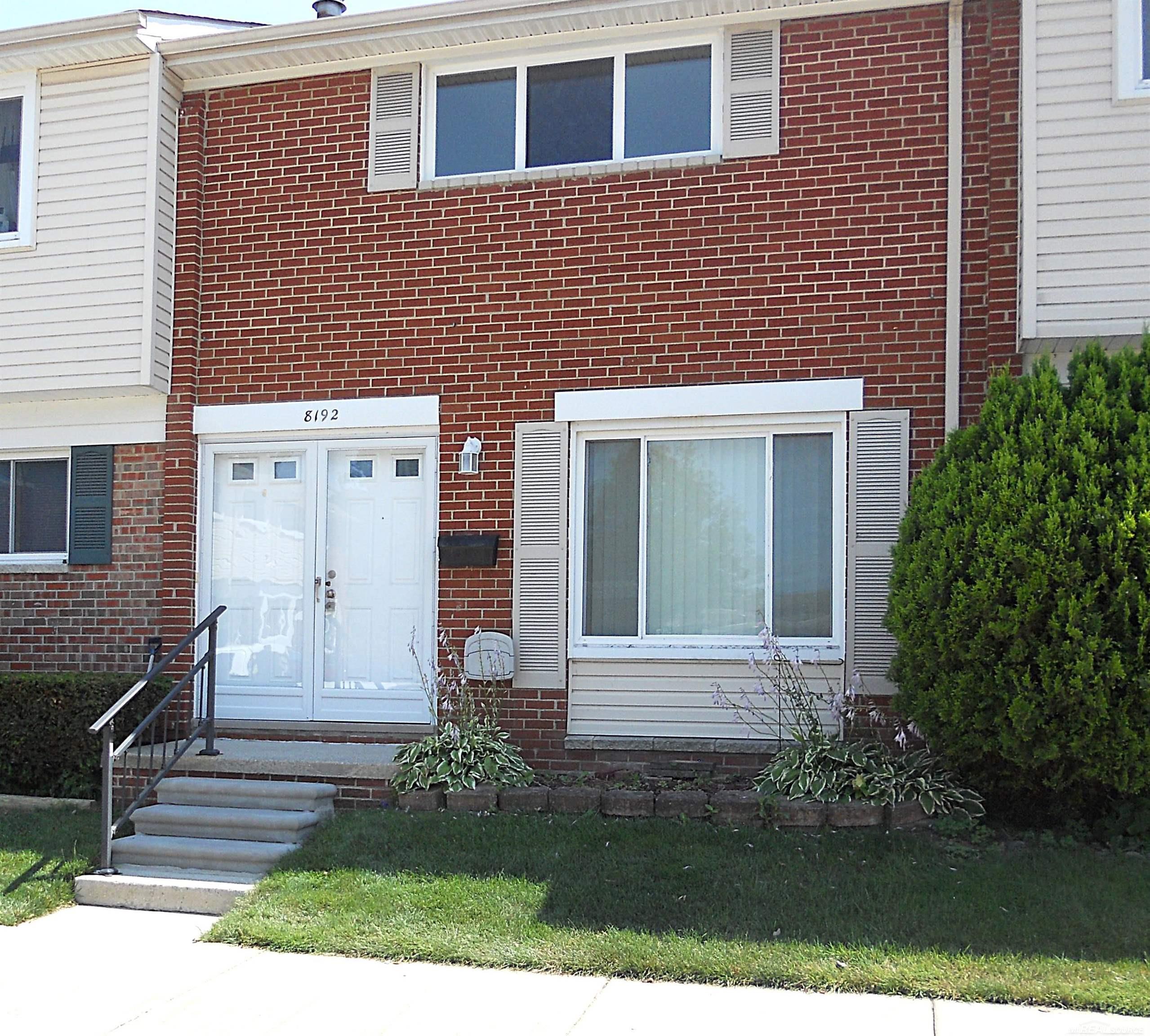 1st image of 8192 Farnum Ave, Warren, MI 48093 | MLS# 50215107
