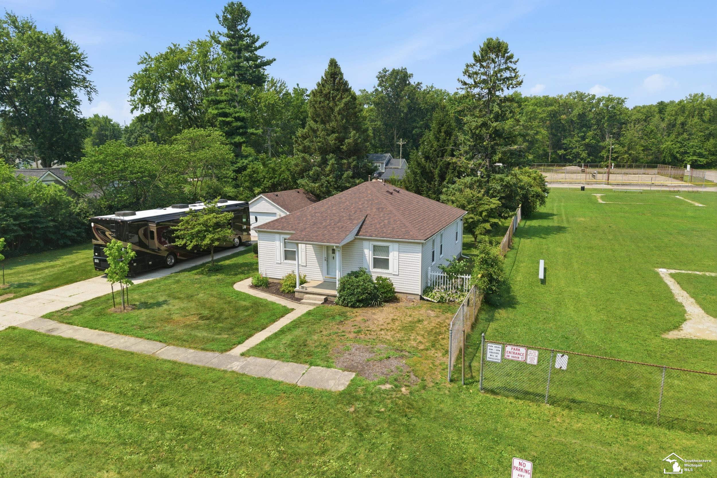 Photo 2 of Single family home for sale at 12891 Crane St, Carleton, MI 48117 | MLS# 57050215160 | Listing updated on 2026-10-01