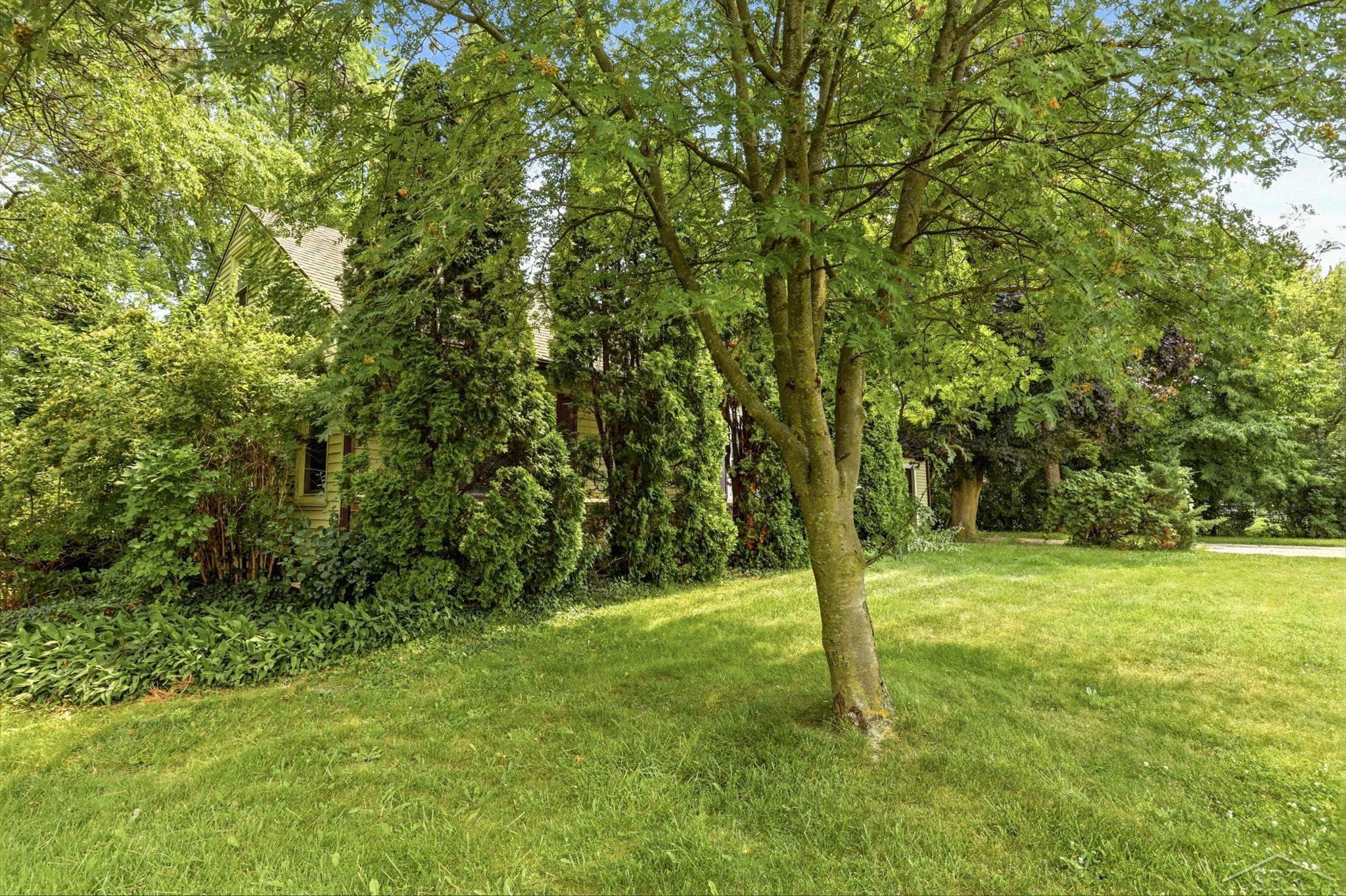 Photo 3 of Single family home for sale at 3978 N Michigan Ave, Saginaw, MI 48604 | MLS# 61050215165 | Listing updated on 2026-09-16