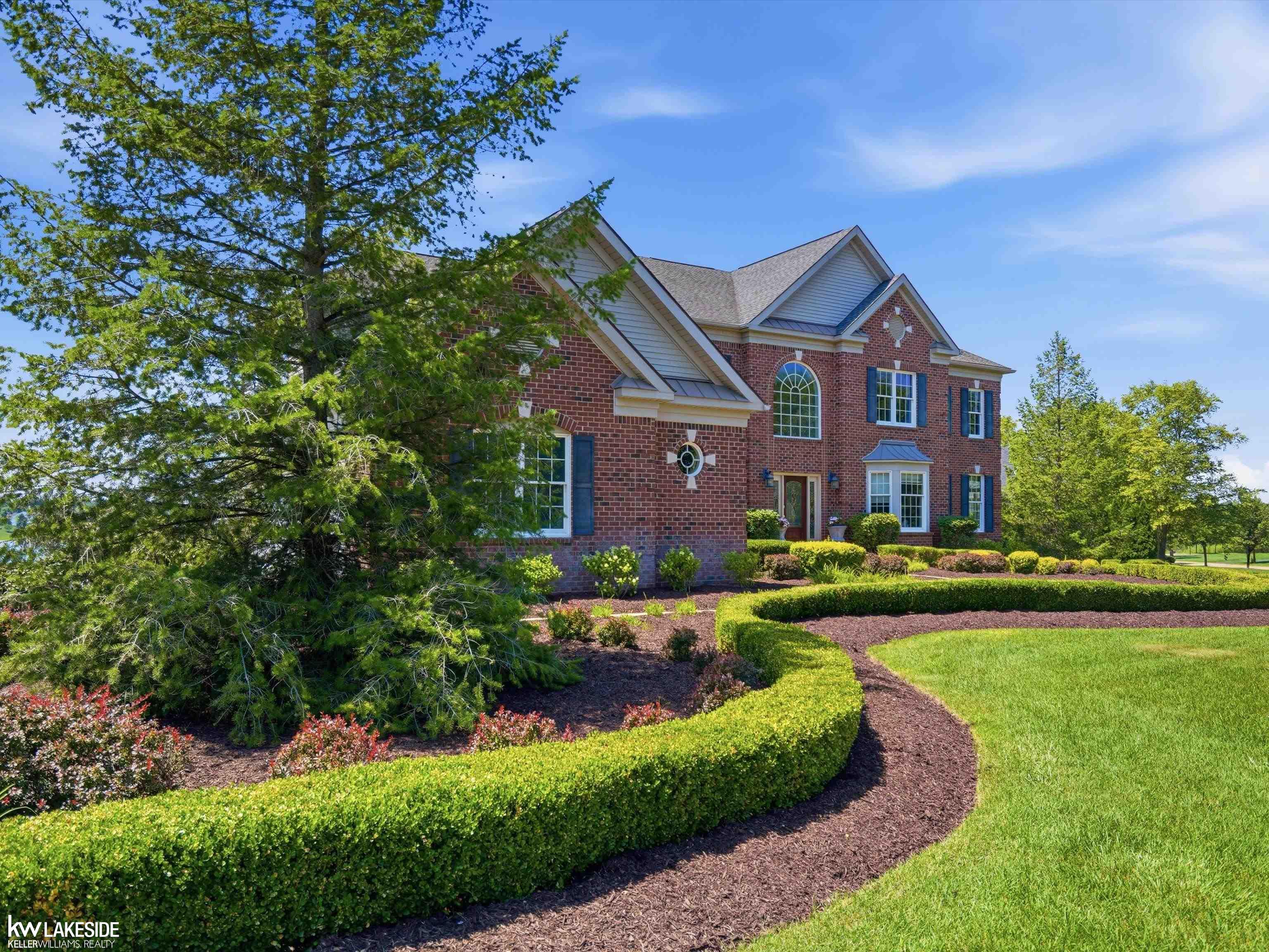 3rd image of 1622 Hunters Lake Dr, Milford, MI 48380 | MLS# 50215170