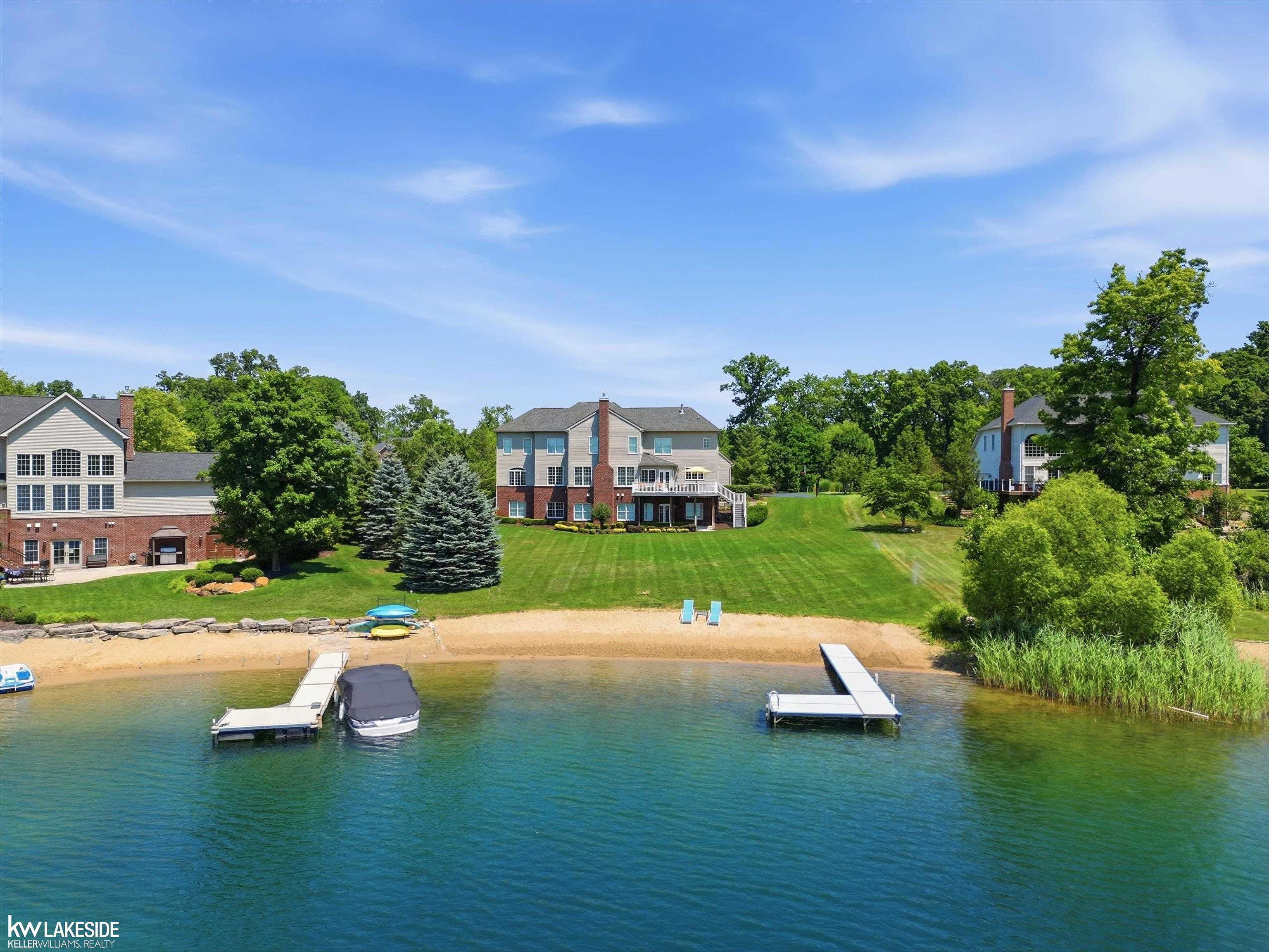 5th image of 1622 Hunters Lake Dr, Milford, MI 48380 | MLS# 50215170