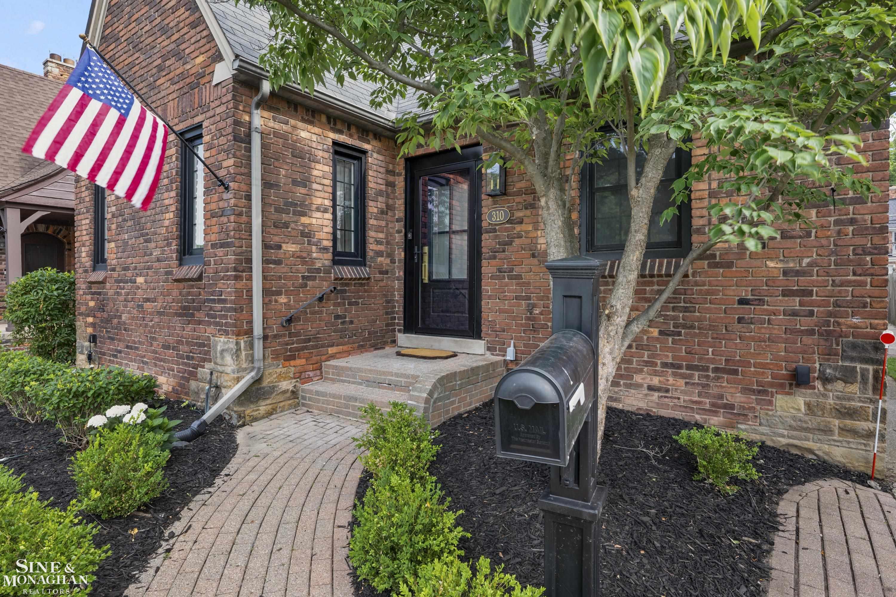 1st image of 310 Moran Rd, Grosse Pointe Farms, MI 48236 | MLS# 58050215171
