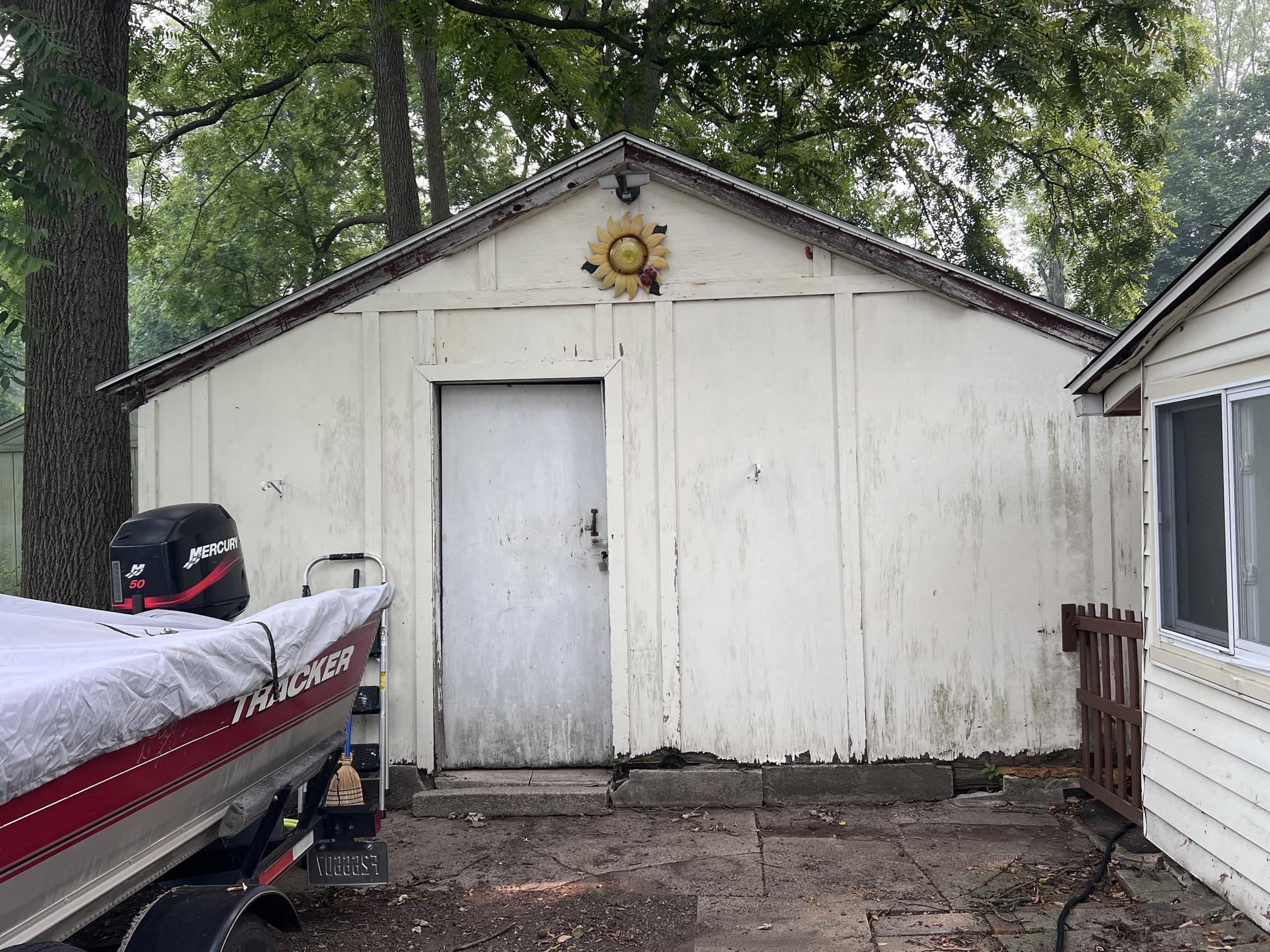 2nd image of 6319 S Washington Ave, Lansing, MI 48911 | MLS# 60050215180