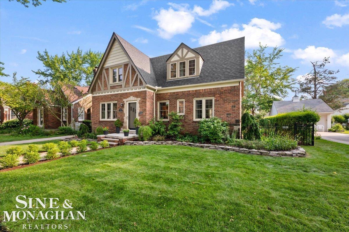 5th image of 424 Touraine Rd, Grosse Pointe Farms, MI 48236 | MLS# 50215211