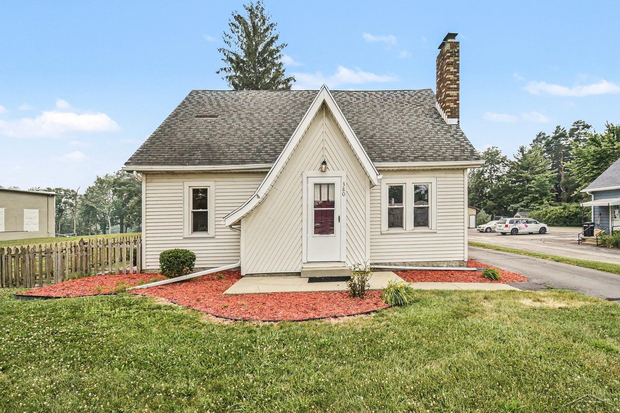 Photo 1 of Single family home for sale at 380 S Main St, Tittabawassee Township Saginaw, MI 48623 | MLS# 61050215222 | Listing updated on 2026-09-14