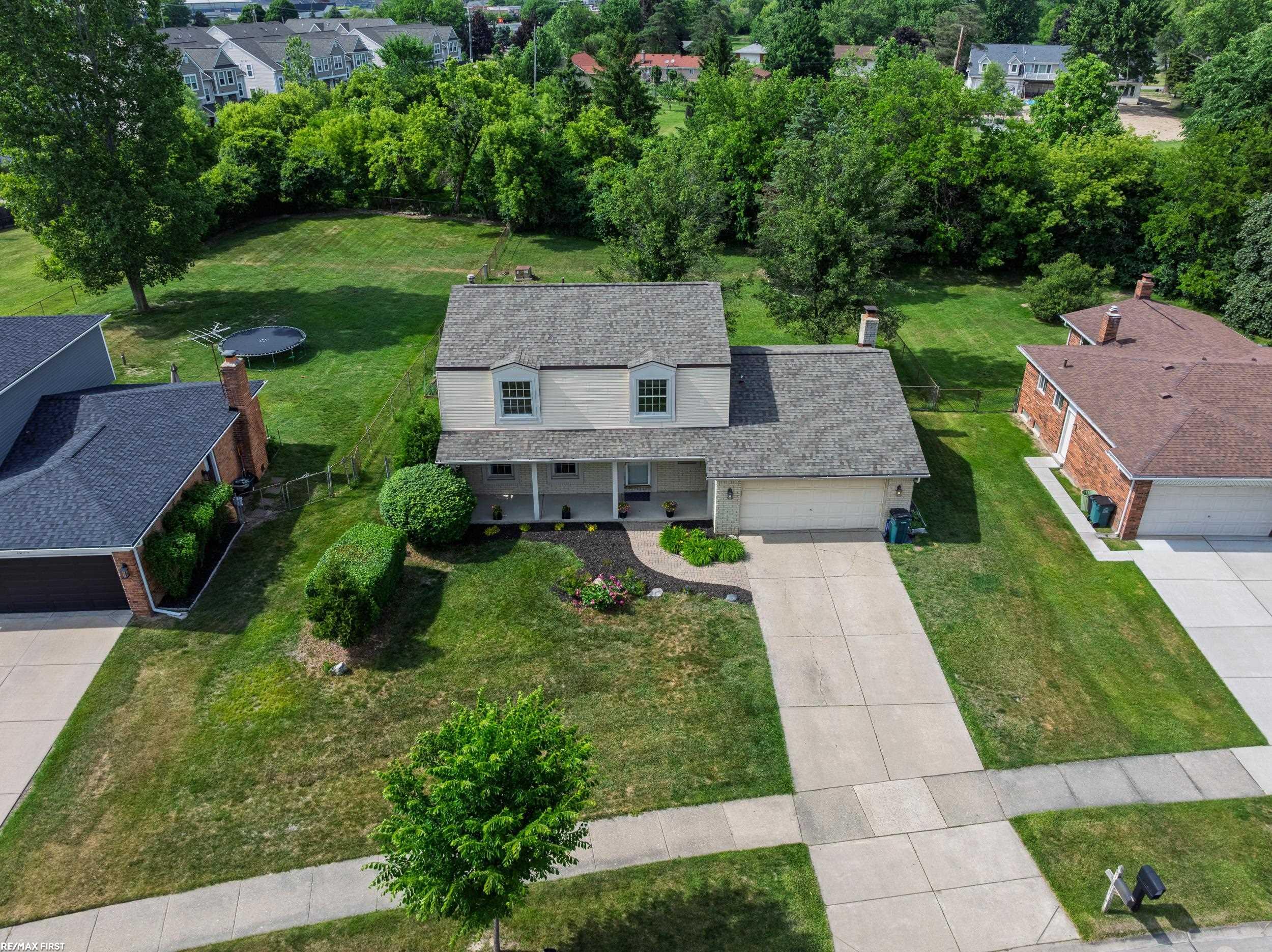 34th image of 1083 Shallowdale Dr, Troy, MI 48085 | MLS# 50215248