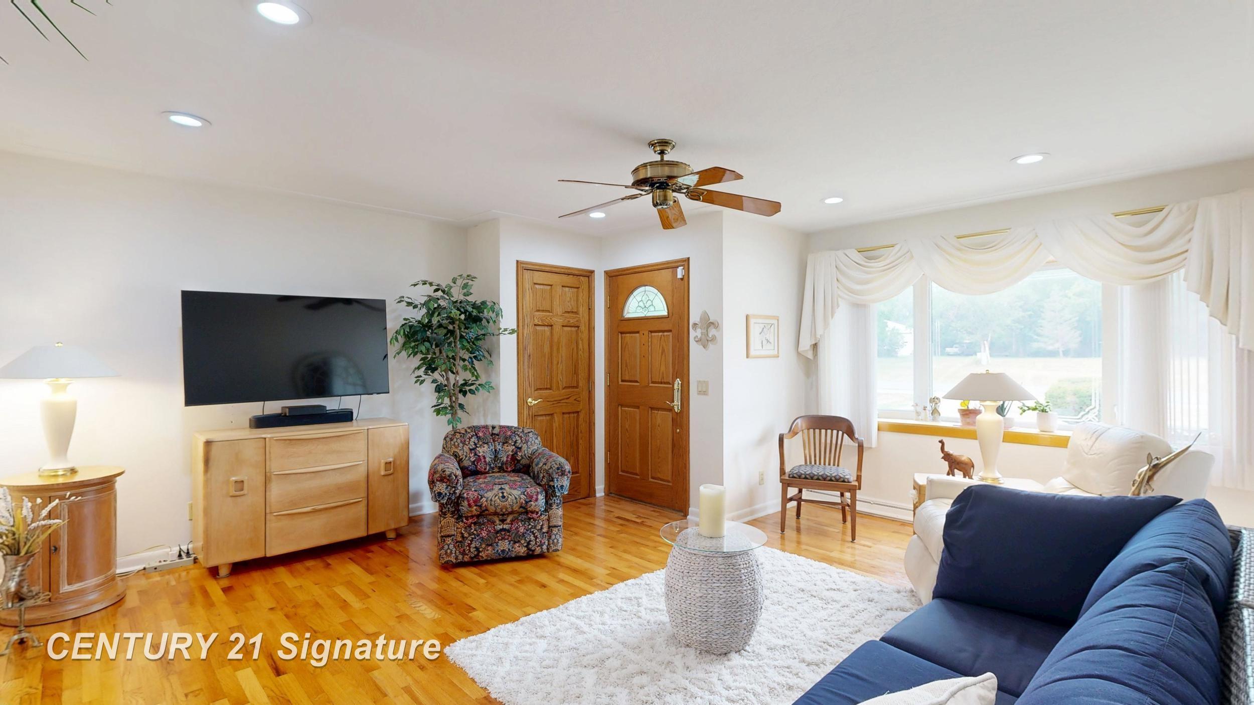 3rd image of 4386 N Elms Rd, Flushing, MI 48433 | MLS# 50215251