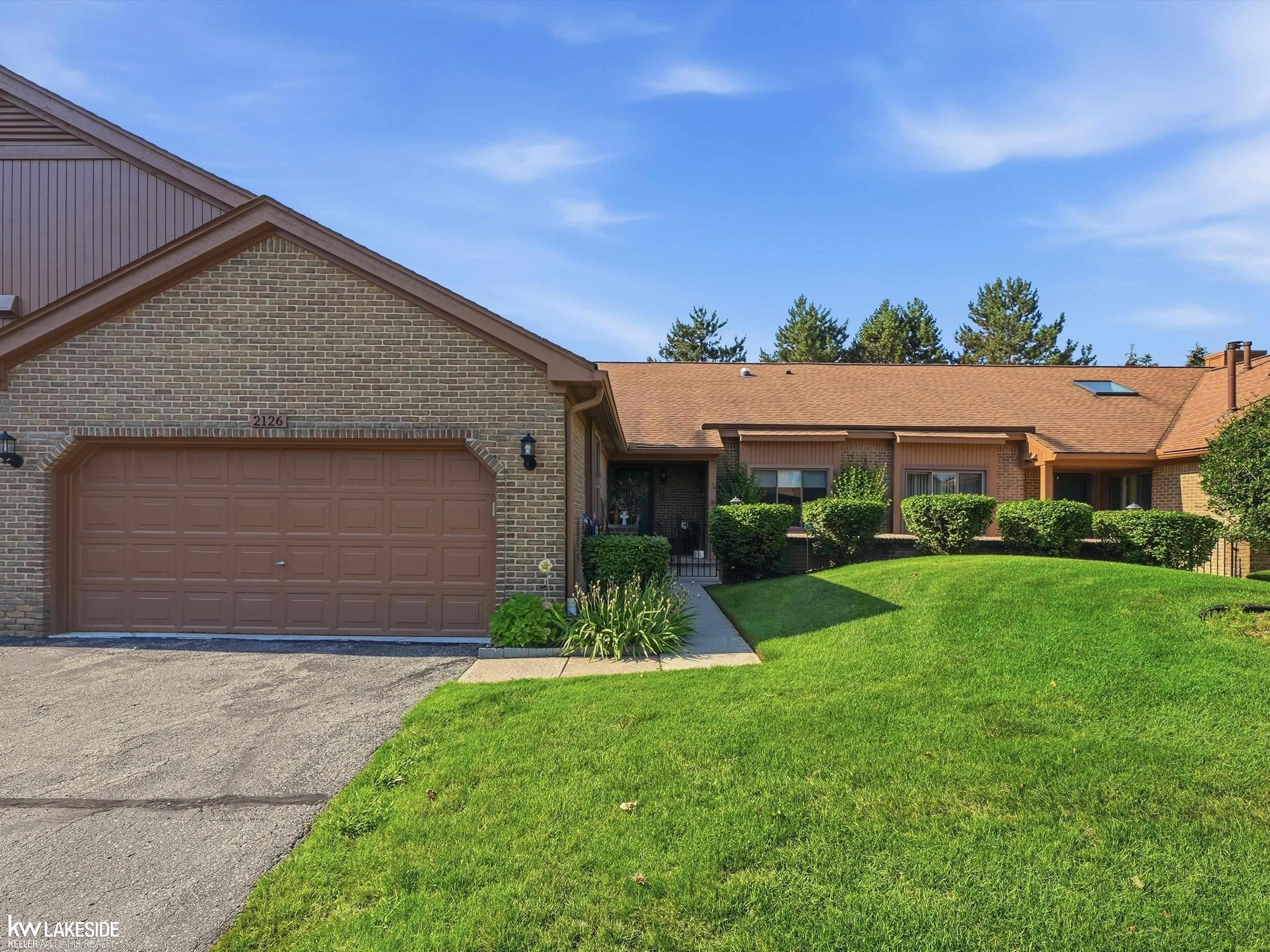 2nd image of 2126 London Bridge Dr, Rochester Hills, MI 48307 | MLS# 50215312