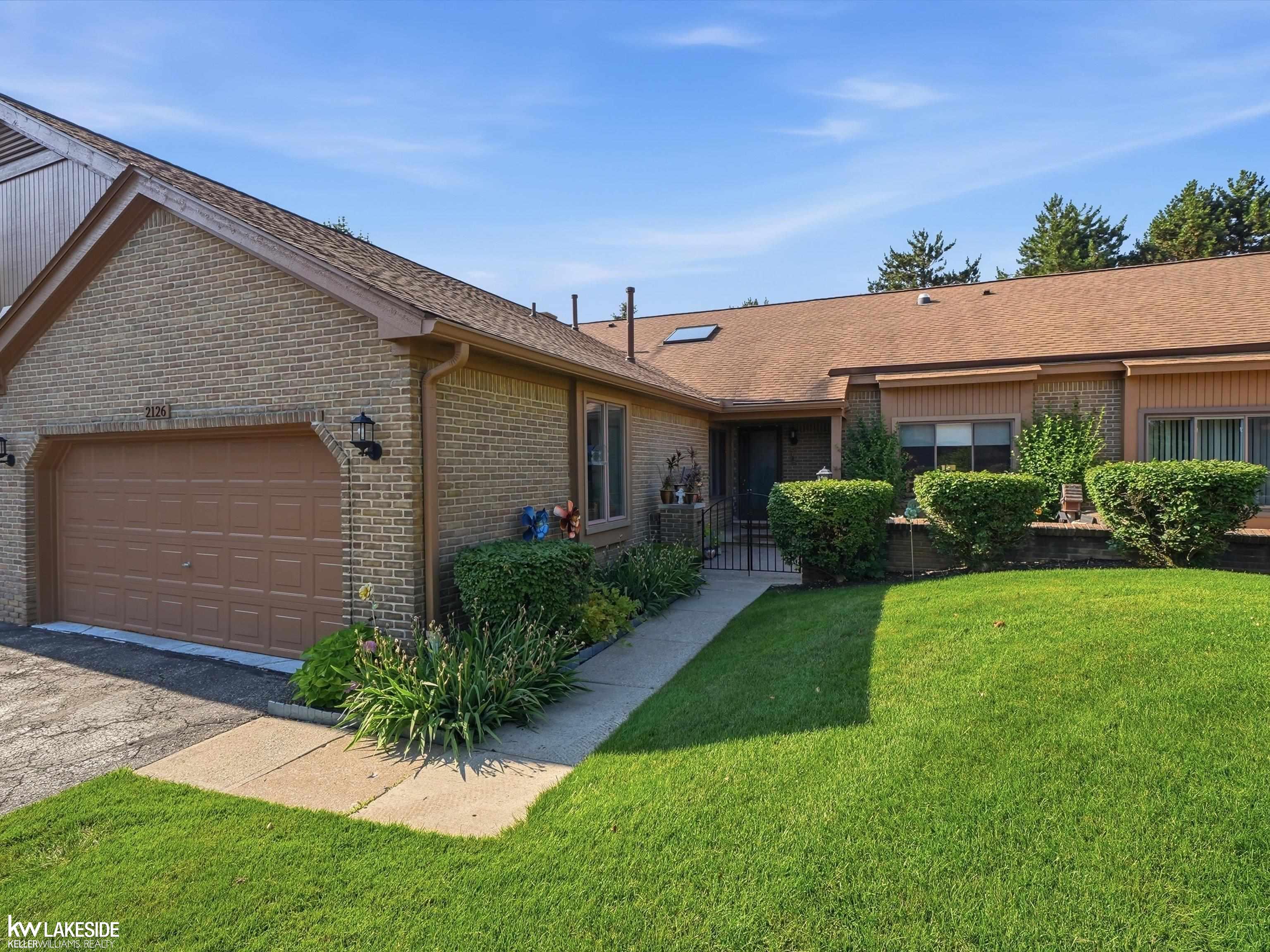 4th image of 2126 London Bridge Dr, Rochester Hills, MI 48307 | MLS# 50215312