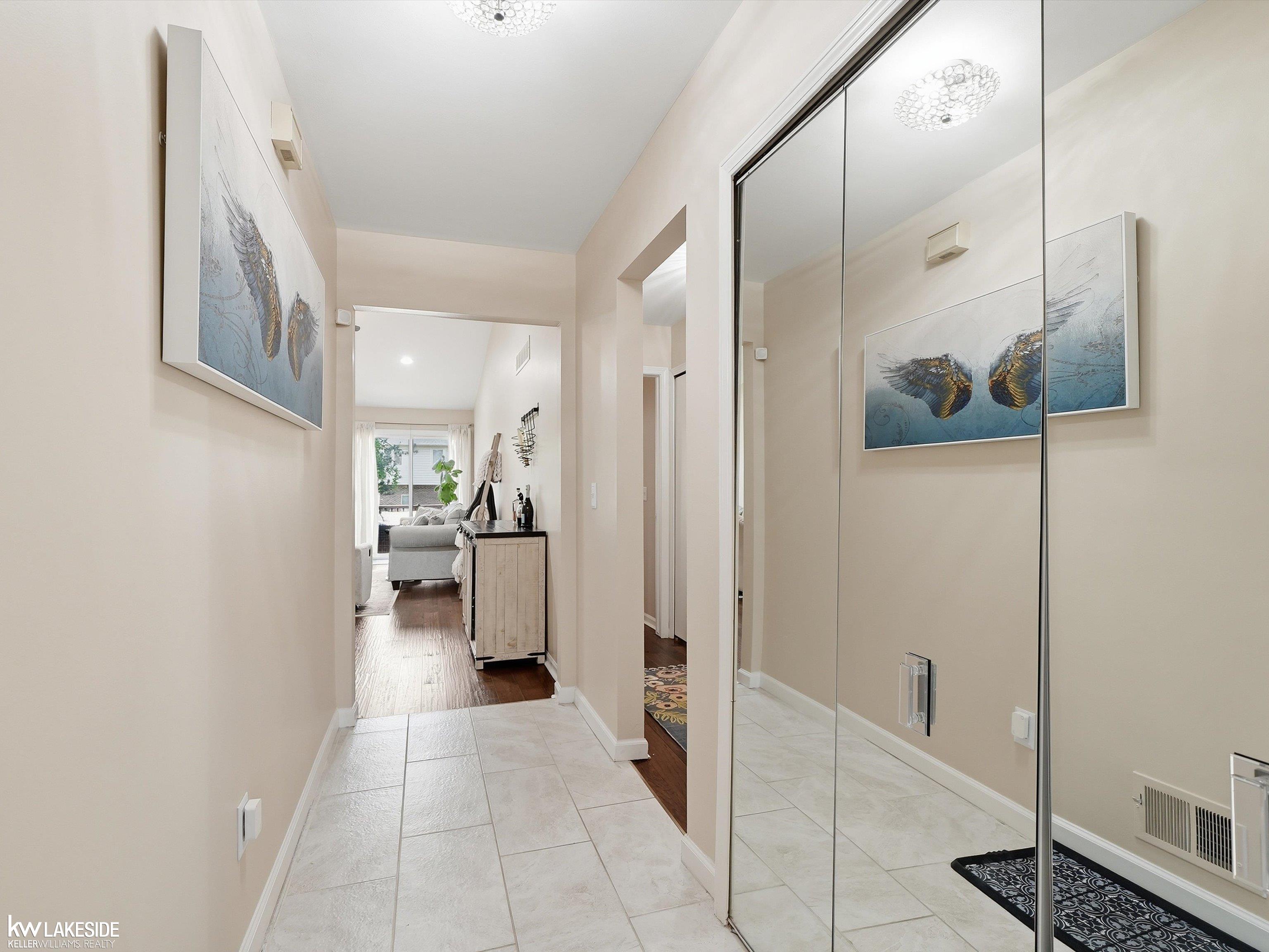 5th image of 2126 London Bridge Dr, Rochester Hills, MI 48307 | MLS# 50215312