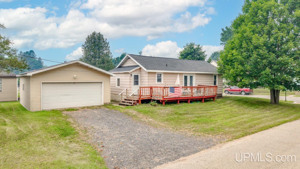 Homes for sale in Iron Mountain, MI | 601 W C St, Iron Mountain, MI 49801 | MLS# 50215327