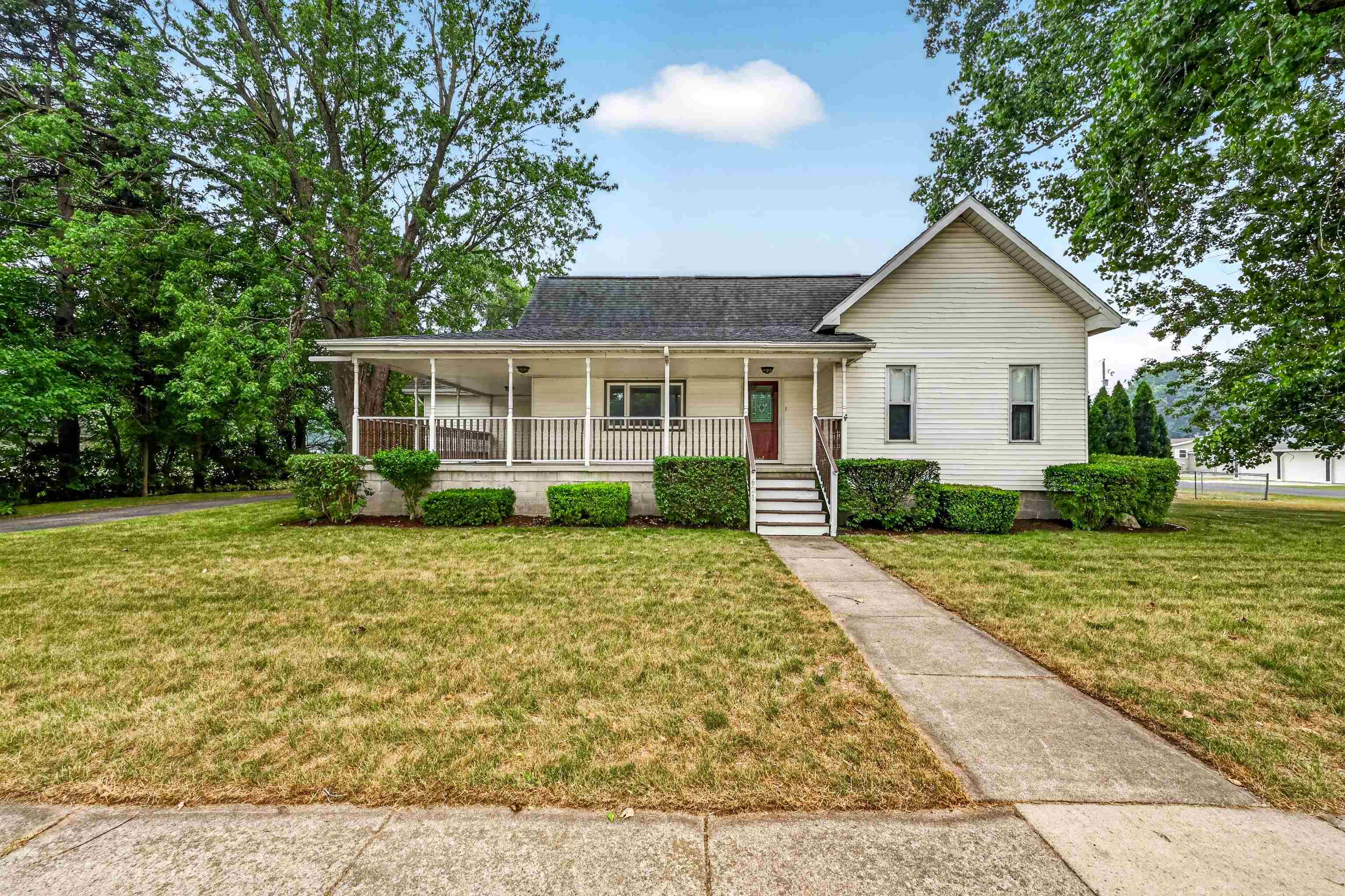Homes for sale in Hemlock, MI | 621 W Saginaw St, Hemlock, MI 48626 | MLS# 50215331