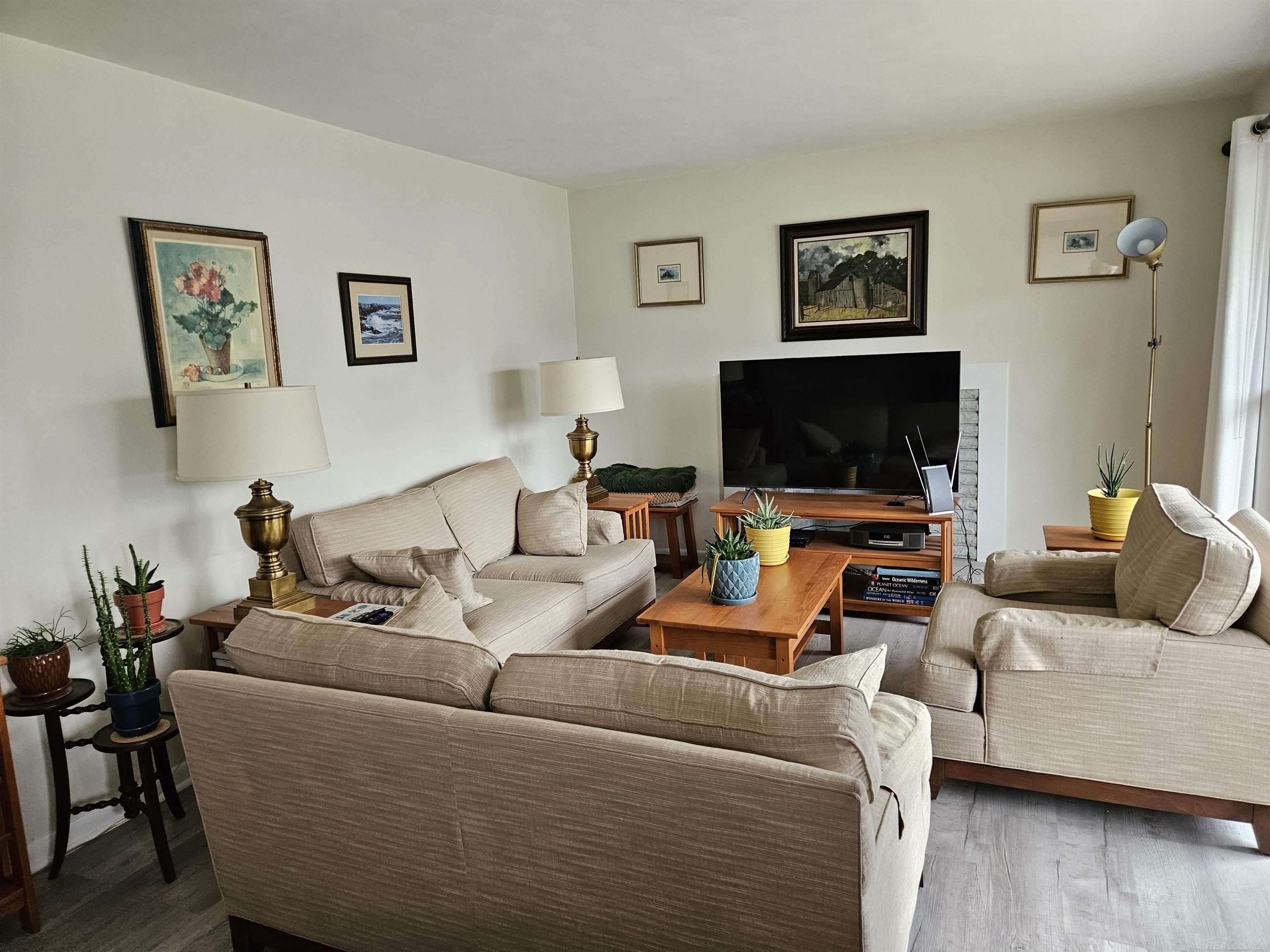 2nd image of 517 W Colfax, Hastings, MI 49058 | MLS# 50215366