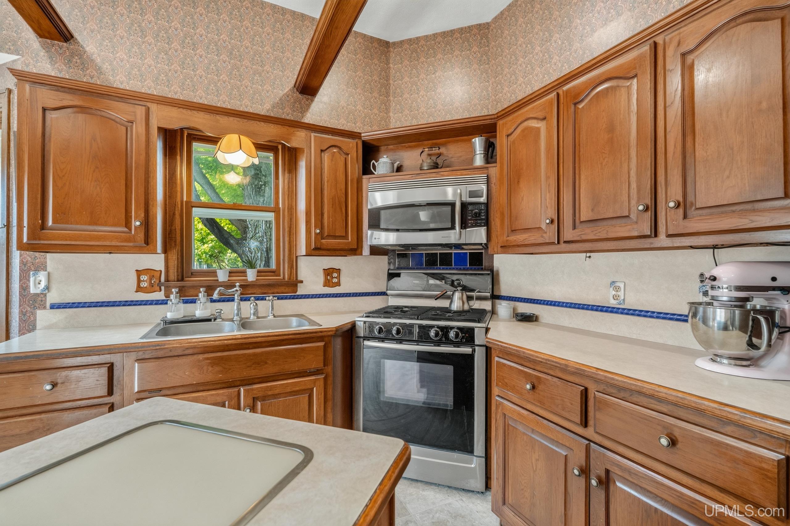Homes for sale in Escanaba, MI | 635 Ogden Ave, Escanaba, MI 49829 | MLS# 50215380