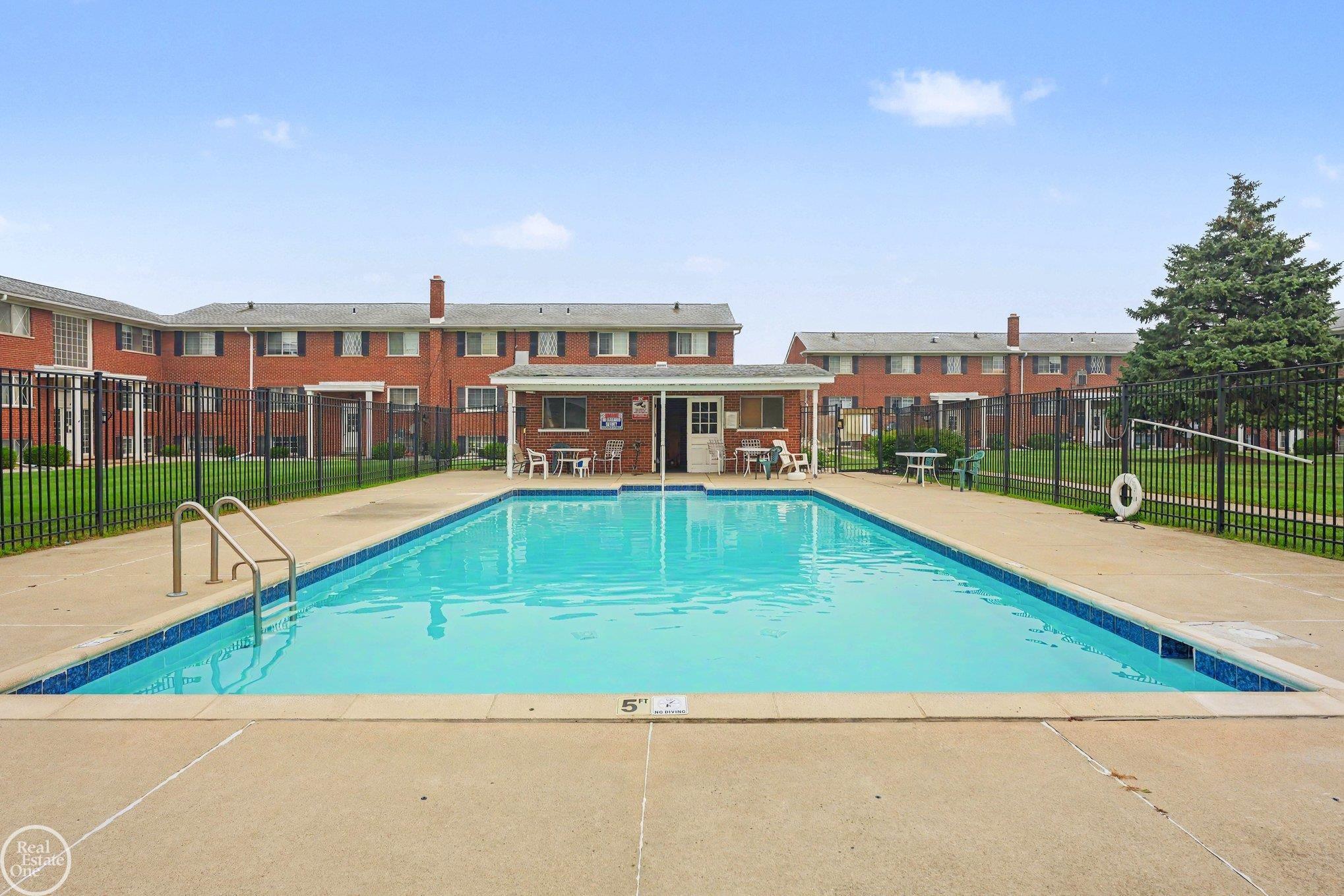 2nd image of 8220 Crestview Dr #6, Sterling Heights, MI 48312 | MLS# 50215395