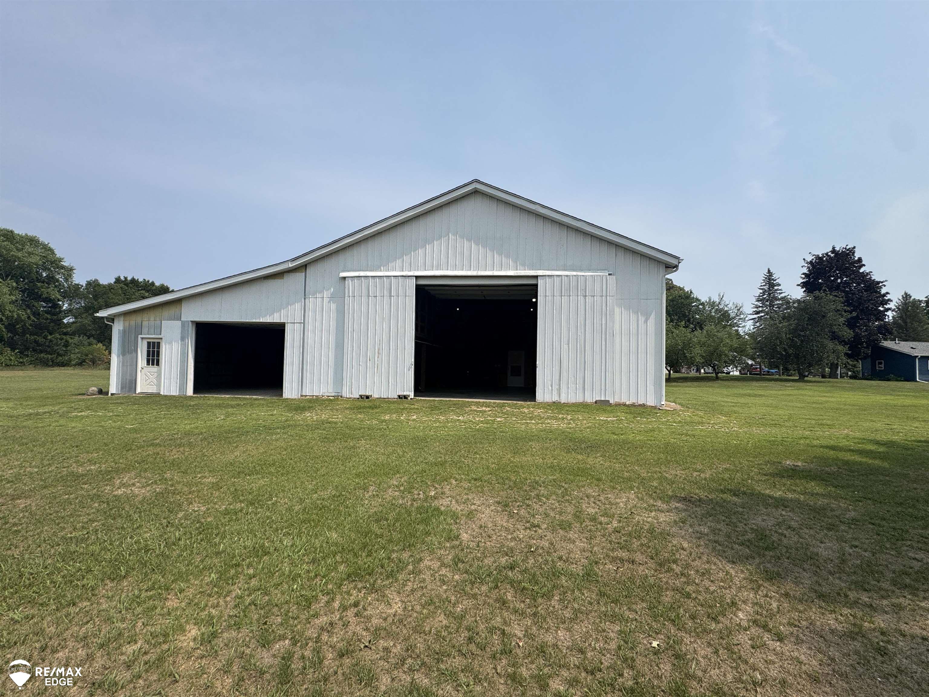 4th image of 8331 E Coldwater Rd, Davison, MI 48423 | MLS# 5050215405