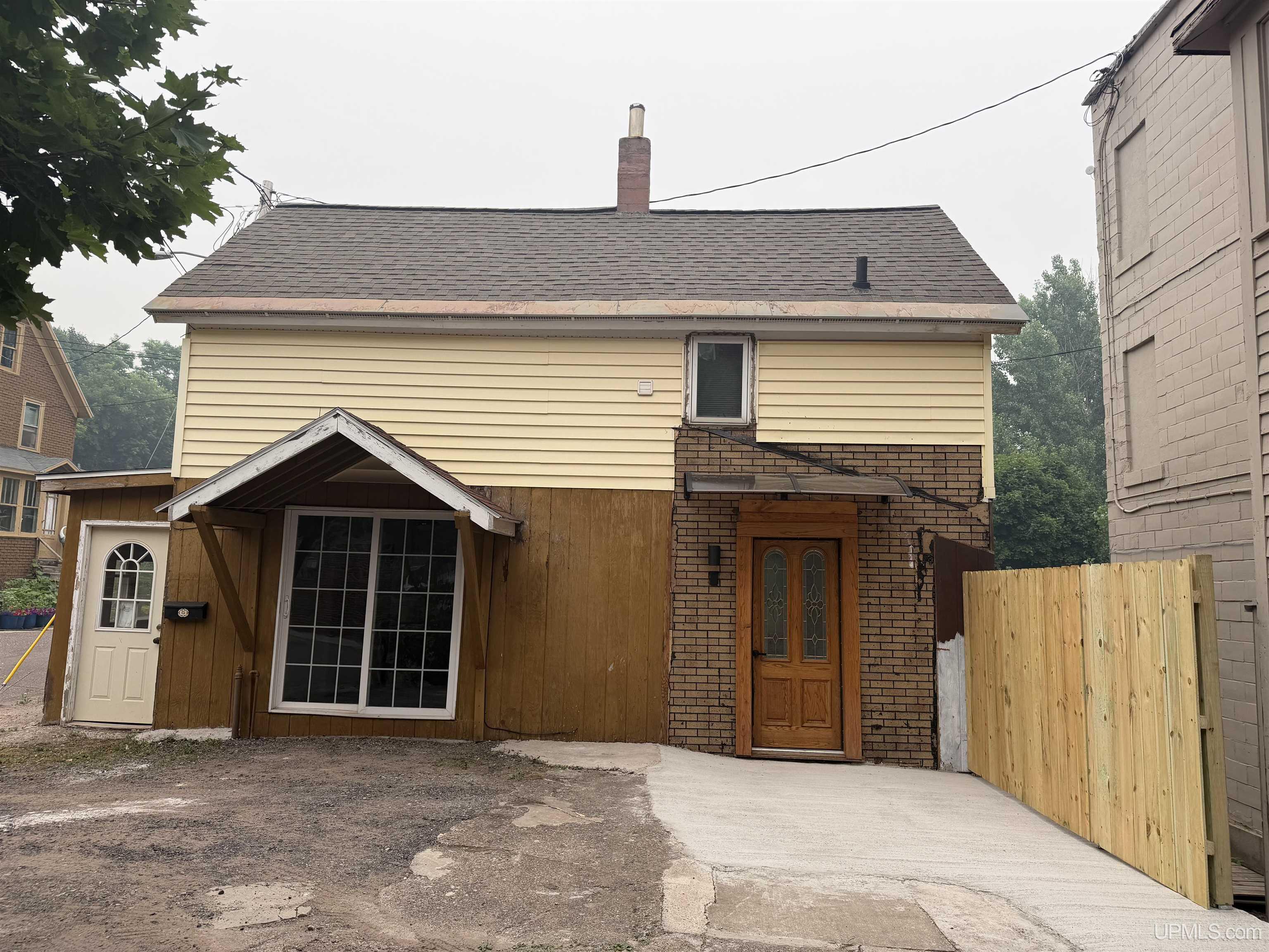 Homes for sale in Hancock, MI | 860 W Franklin St, Hancock, MI 49930 | MLS# 50215409