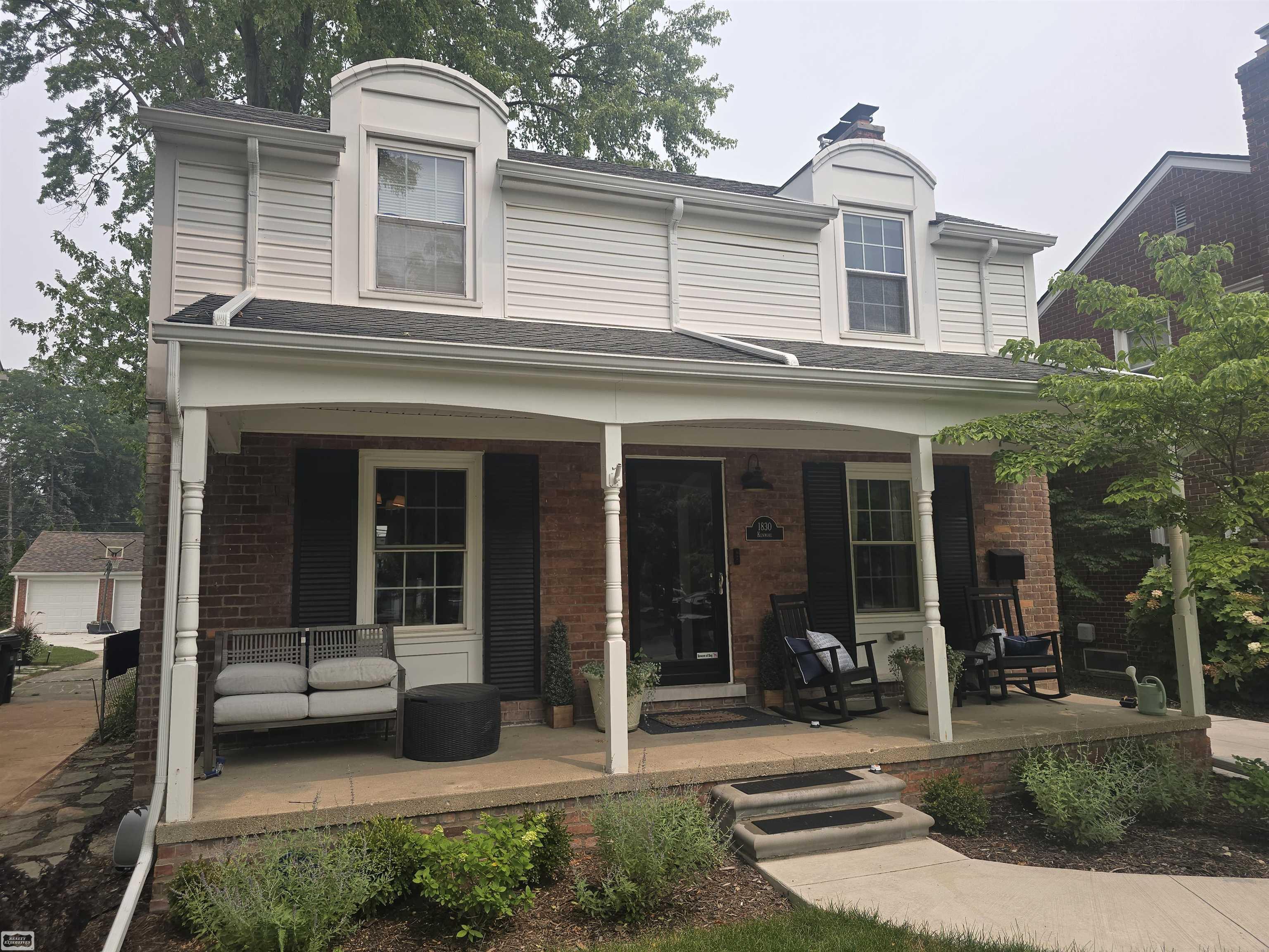 3rd image of 1830 Kenmore Dr, Grosse Pointe Woods, MI 48236 | MLS# 50215415