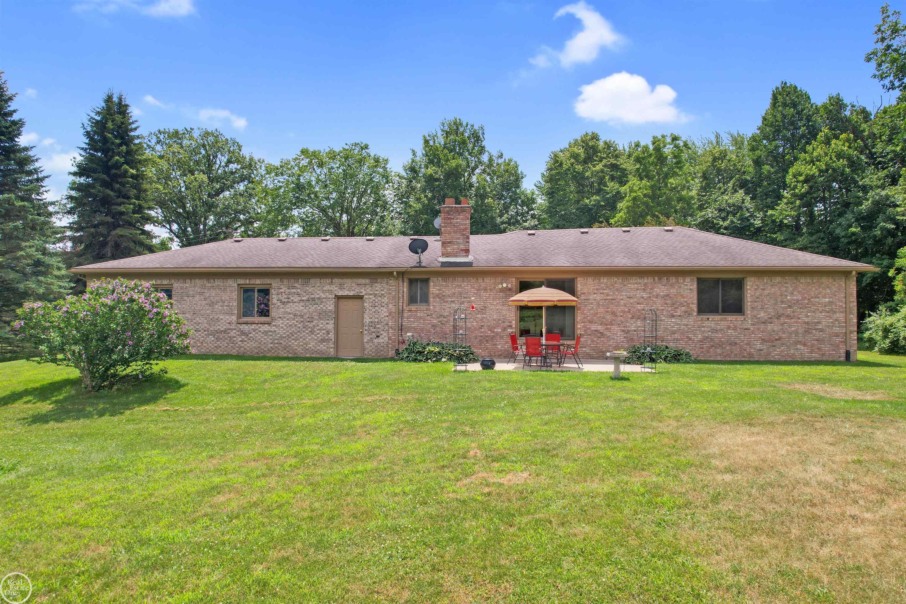 5481 Sutton Road photo 3