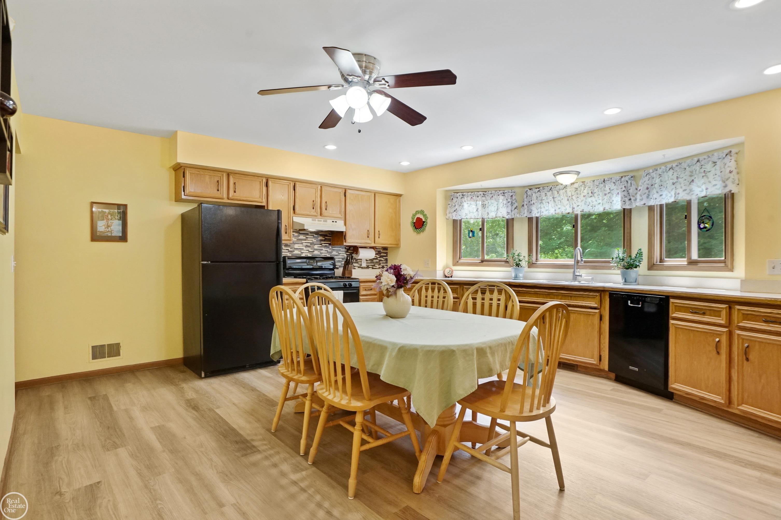 5481 Sutton Road photo 7