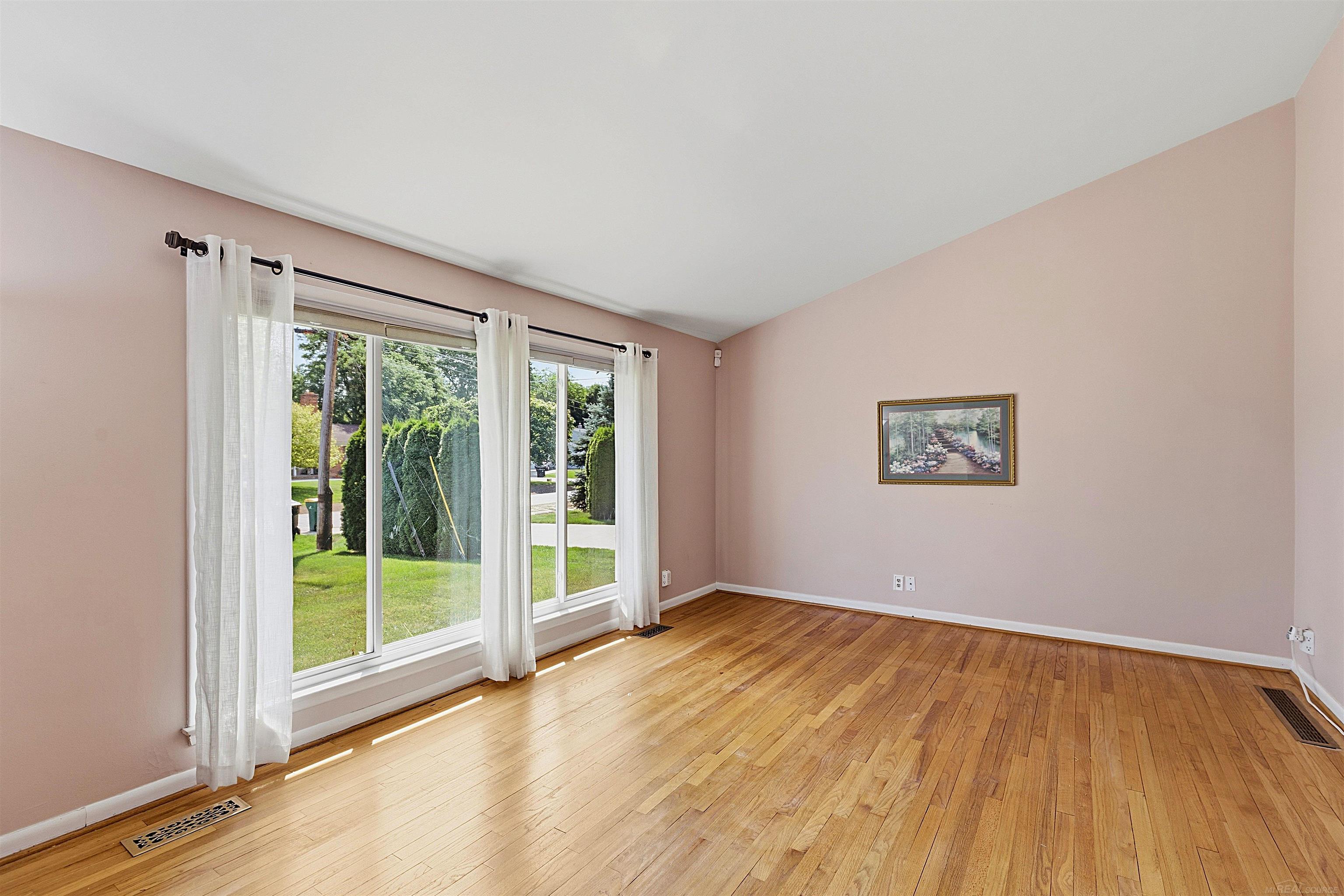 3rd image of 28239 Brandywine Rd, Farmington Hills, MI 48334 | MLS# 58050215474