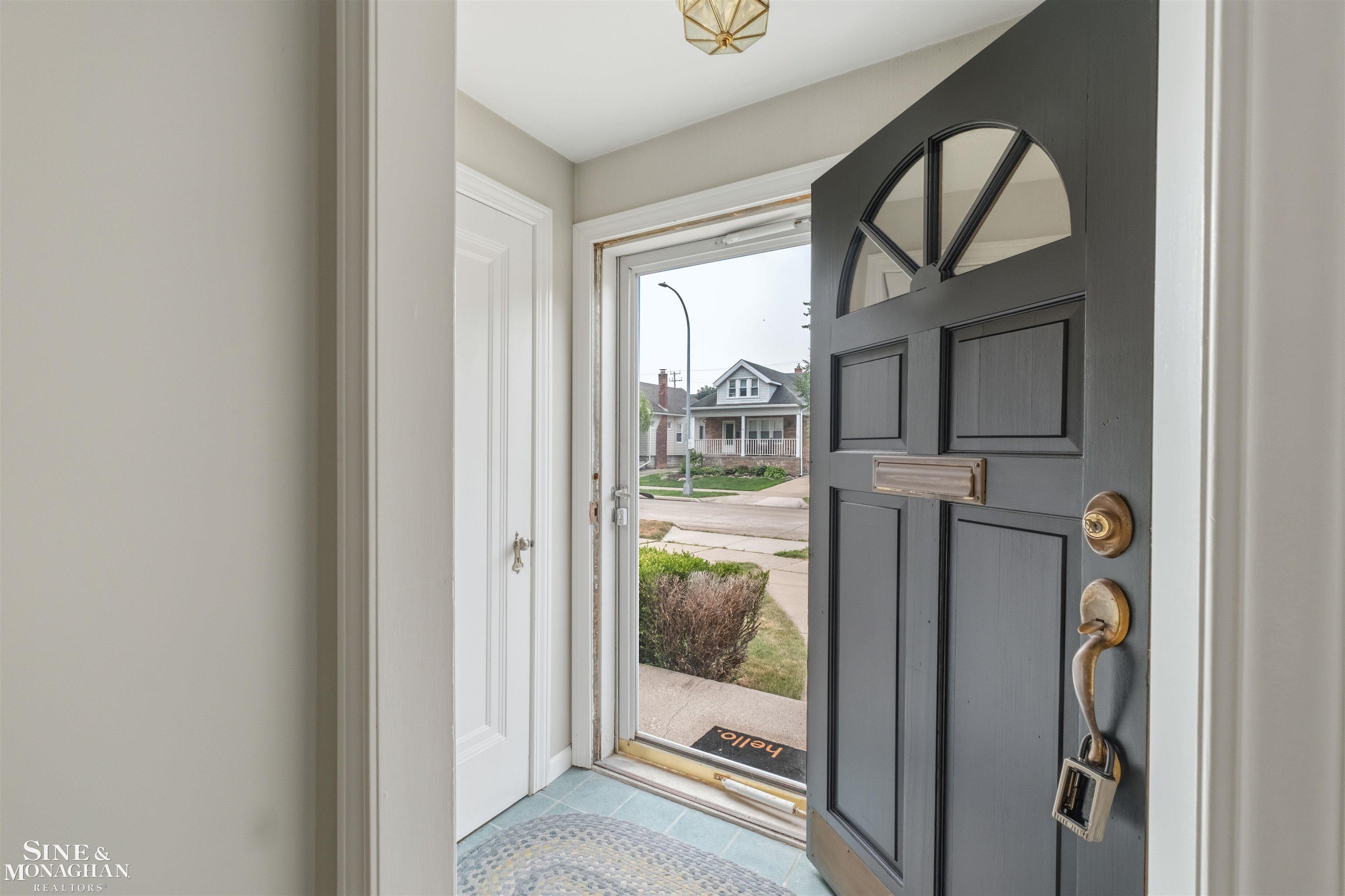 3rd image of 1602 Anita Ave, Grosse Pointe Woods, MI 48236 | MLS# 50215484