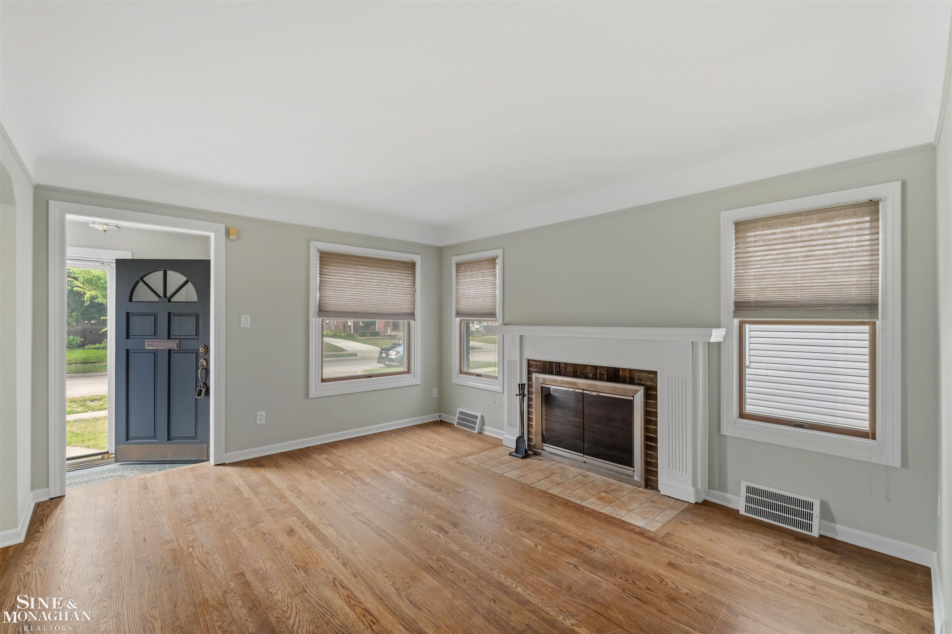 4th image of 1602 Anita Ave, Grosse Pointe Woods, MI 48236 | MLS# 50215484