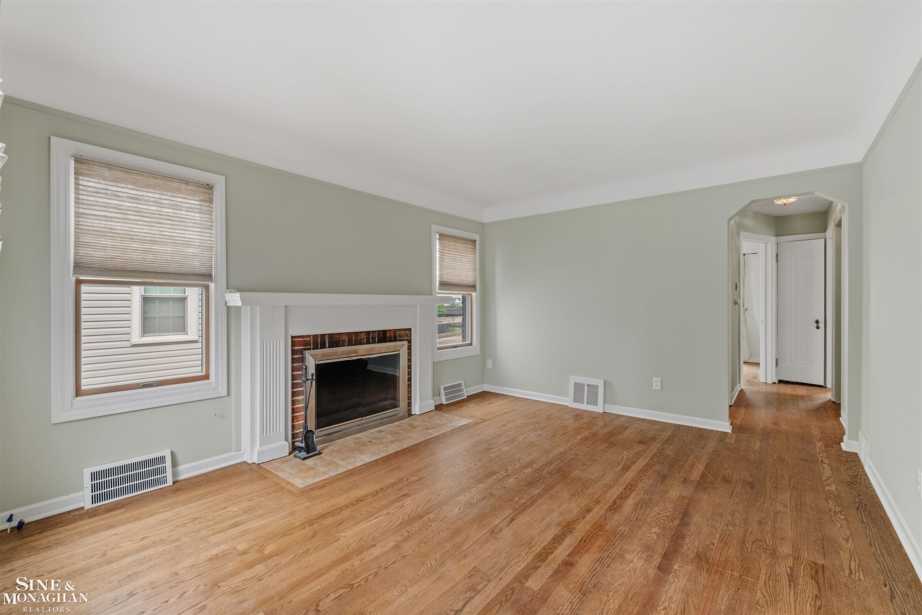 5th image of 1602 Anita Ave, Grosse Pointe Woods, MI 48236 | MLS# 50215484