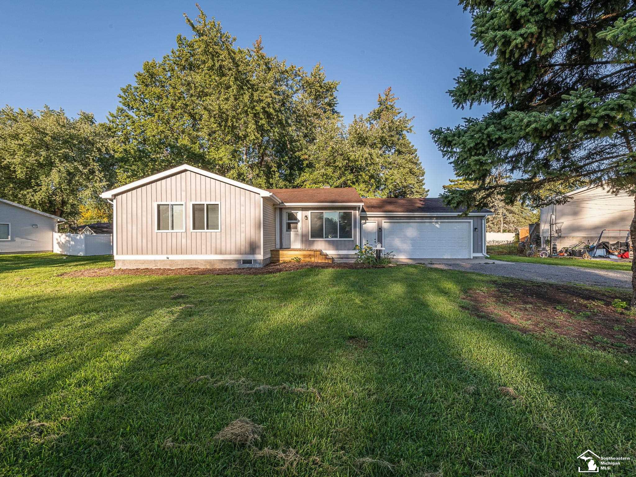 Photo 1 of Single family home for sale at 13911 Alton Rd, Monroe, MI 48161 | MLS# 57050215487 | Listing updated on 2026-10-04