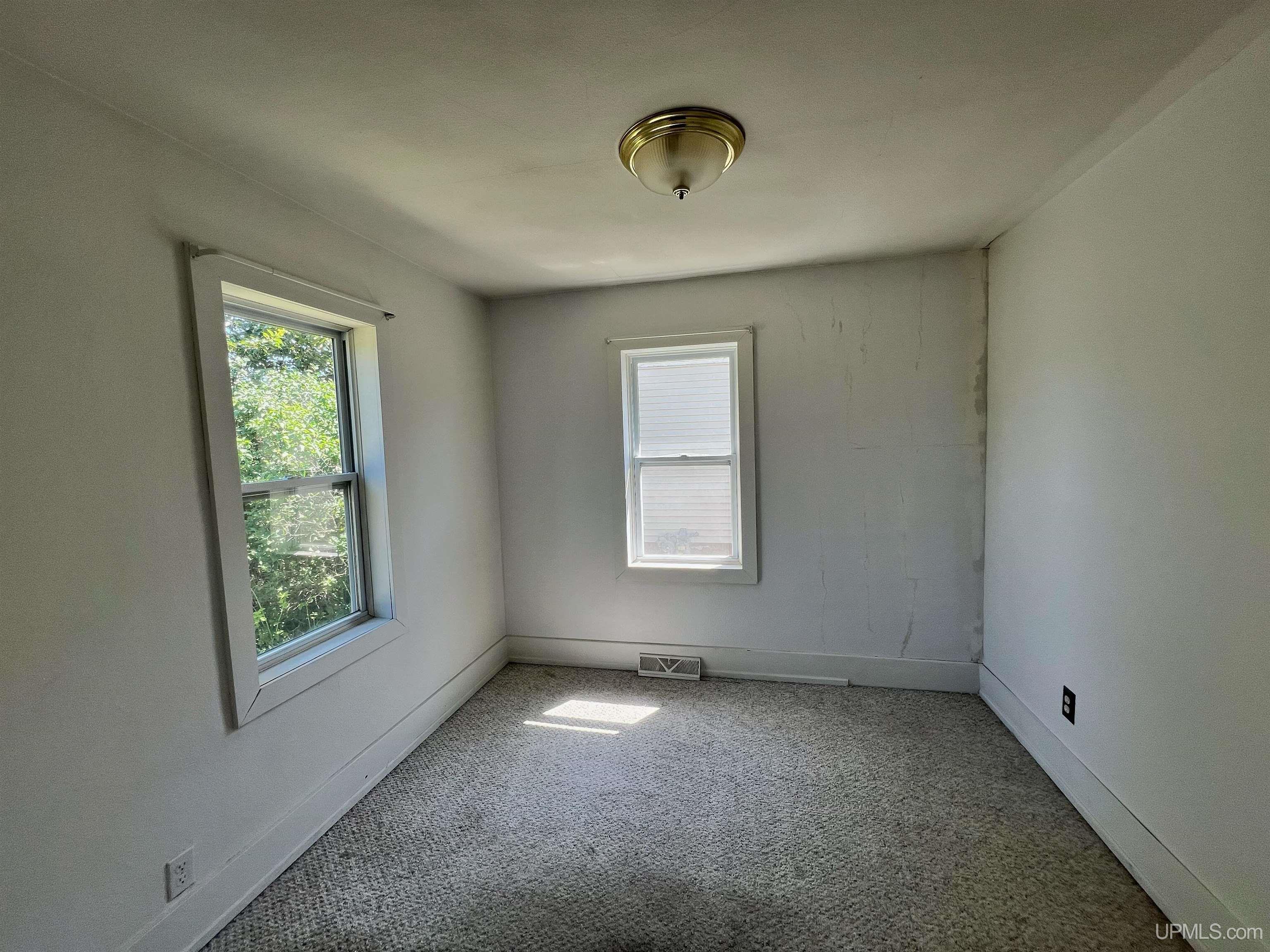 529 Henford Avenue