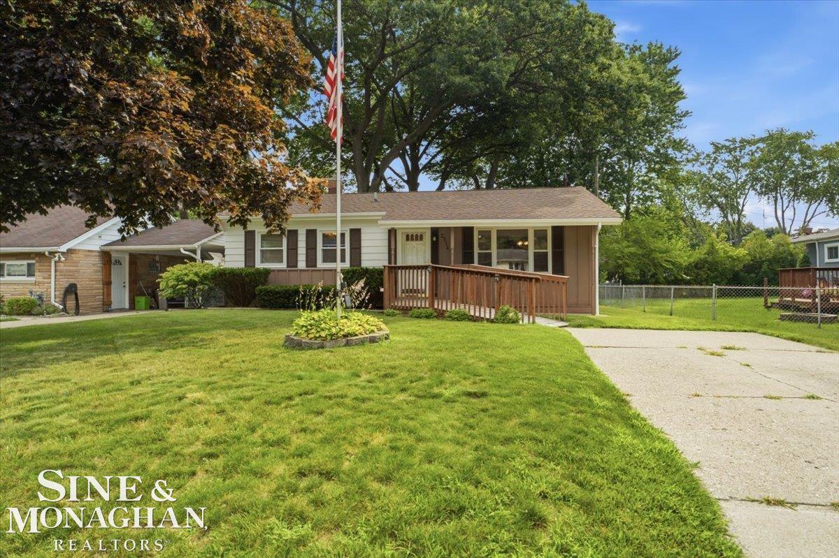 36th image of 2514 22nd Ave, Port Huron, MI 48060 | MLS# 50215492