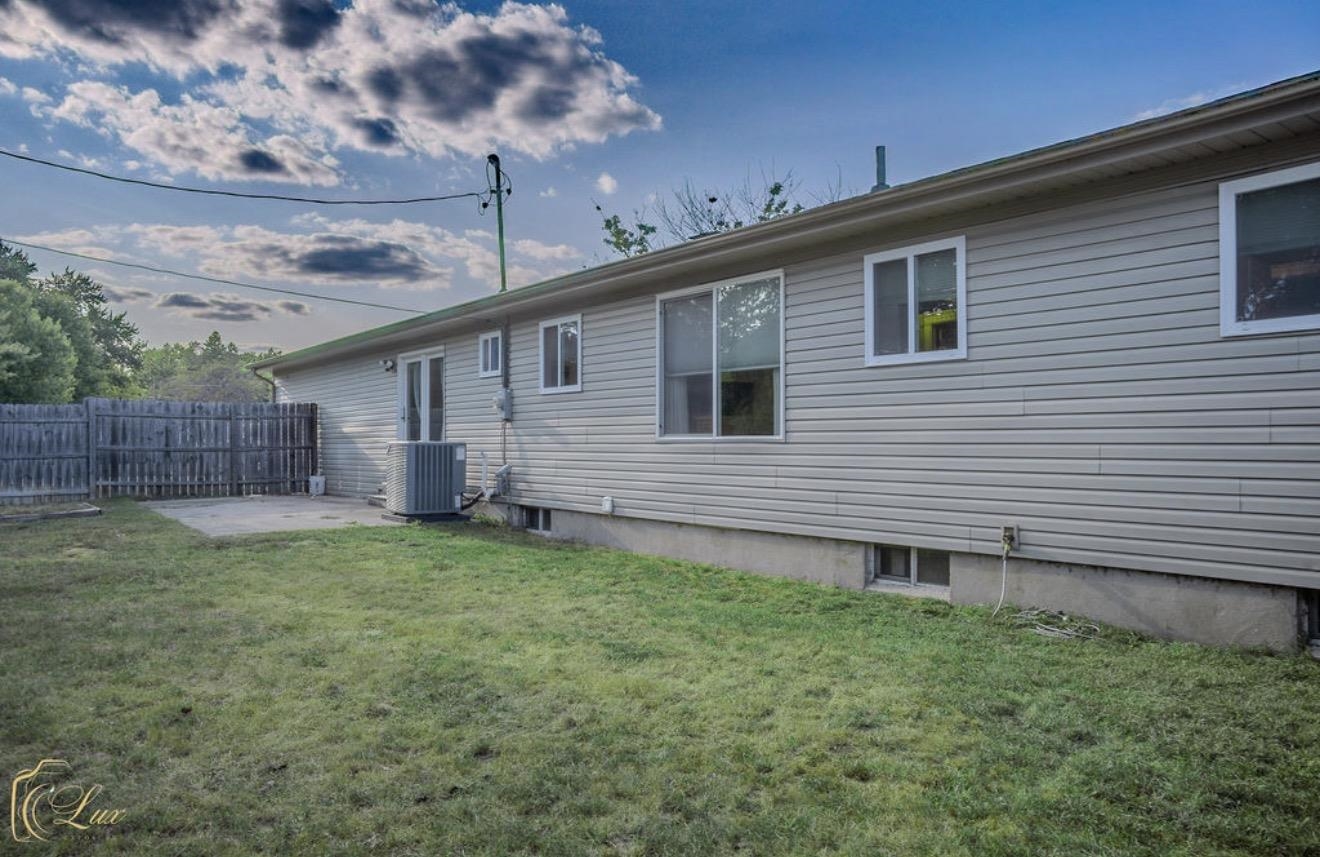 Photo 3 of Single family home for sale at 6453 Meadowwood Ln, Grand Blanc, MI 48439 | MLS# 5050215517 | Listing updated on 2026-09-24