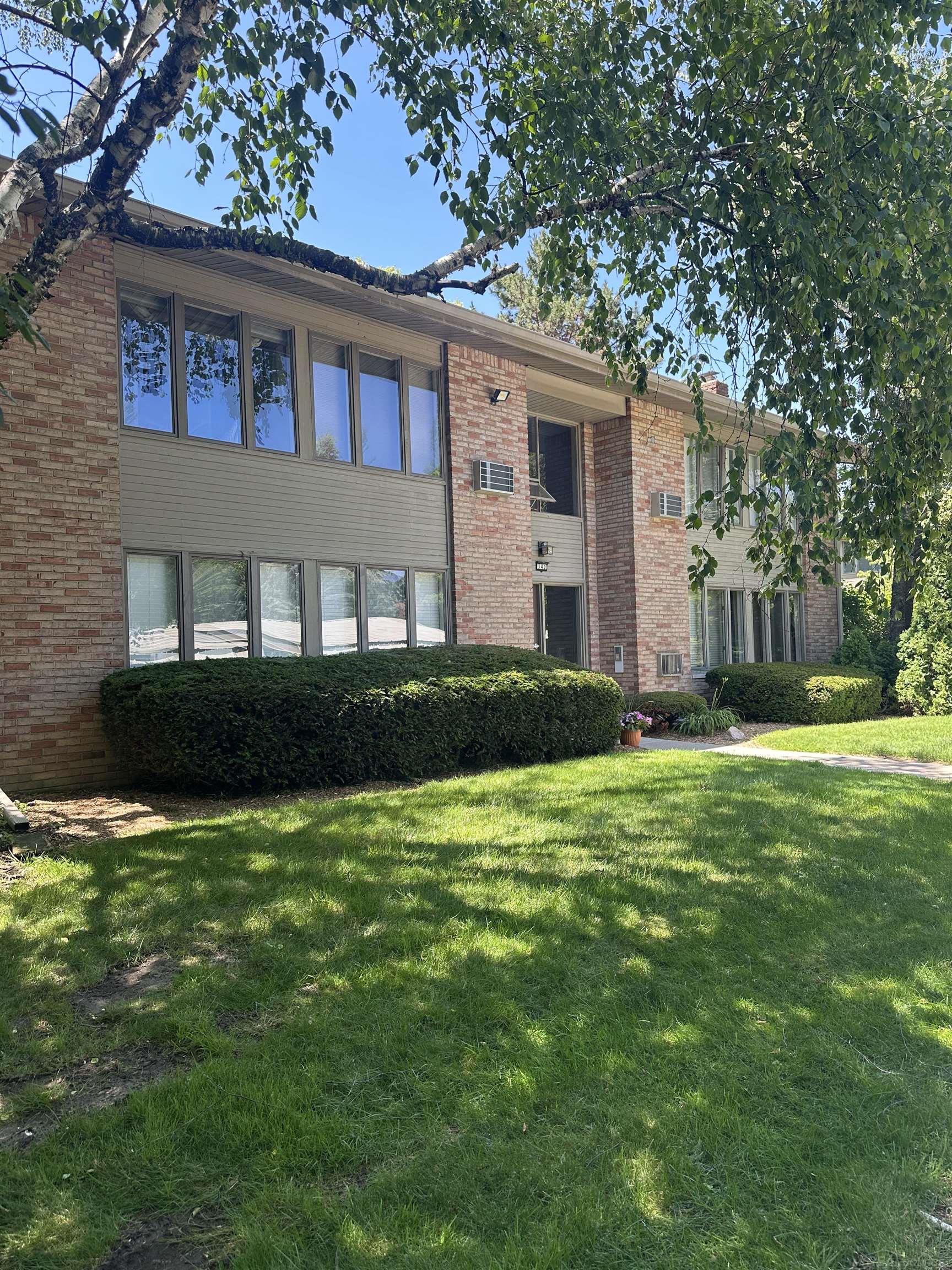 340 Concord PL