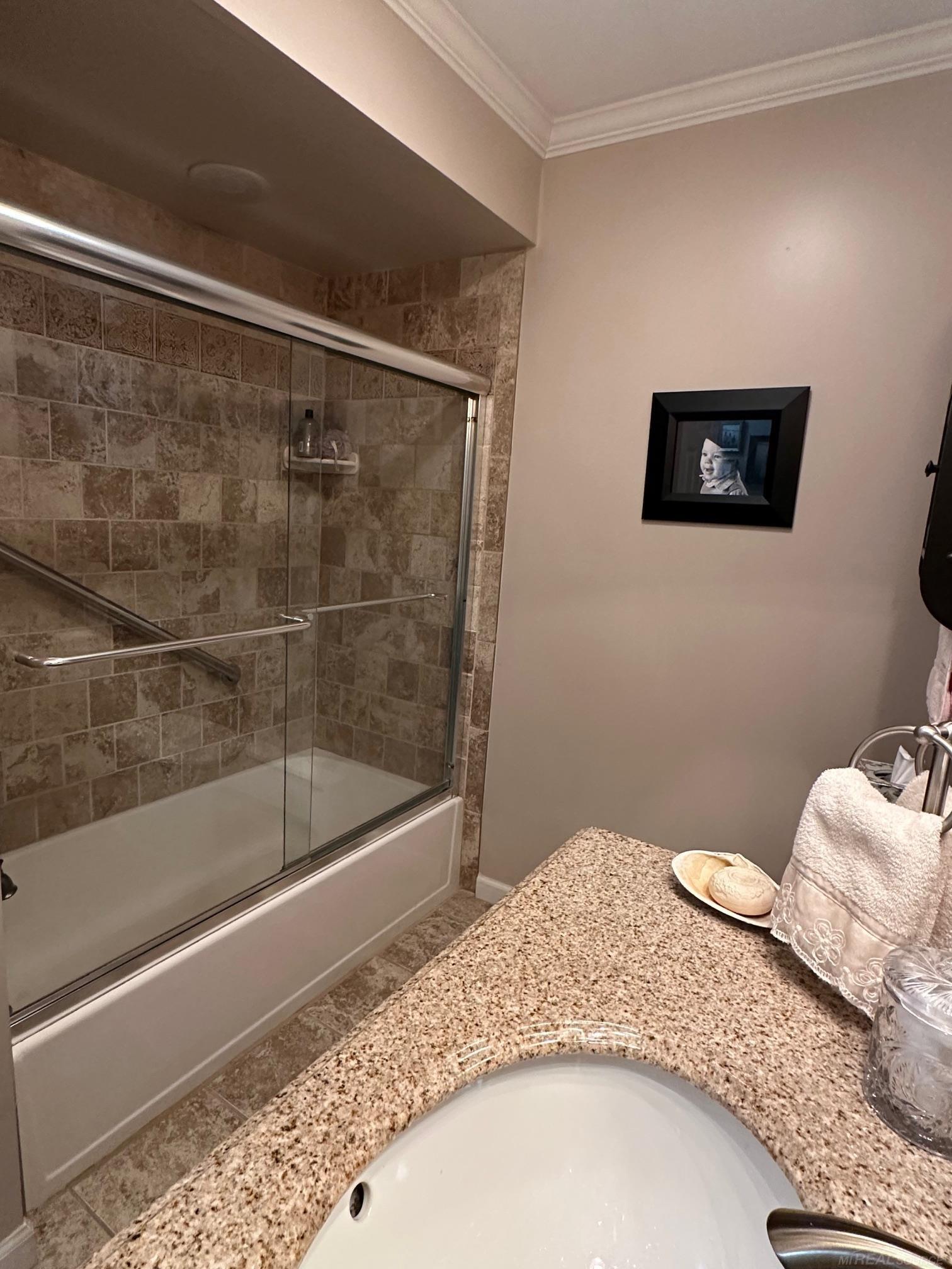 Homes for sale in Bloomfield Hills, MI | 340 Concord Place, Bloomfield Hills, MI 48304 | Houzeo
