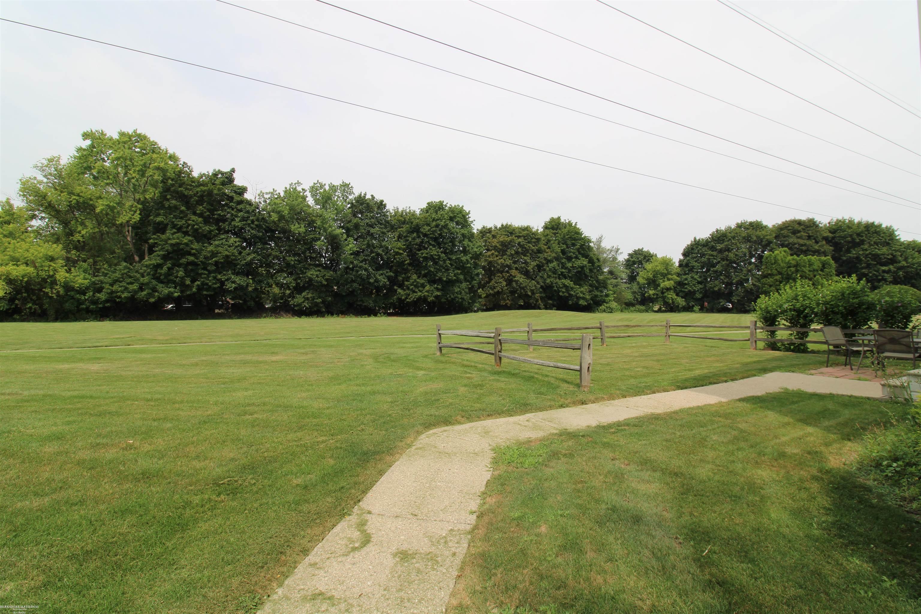 Photo 2 of Condo for sale at 38615 Diamond Head Ct, Clinton Township, MI 48038 | MLS# 58050215548 | Listing updated on 2026-09-16