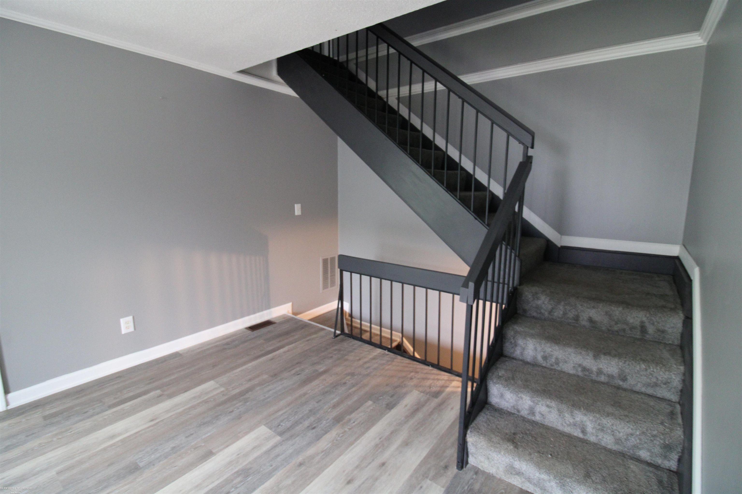 Listing Photo 4 - Condo for sale in building located at 38615 Diamond Head Ct, Clinton Township, MI 48038